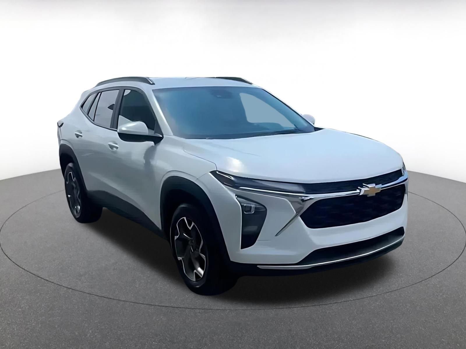 Thumbnail: 2025 Chevrolet Trax - 3