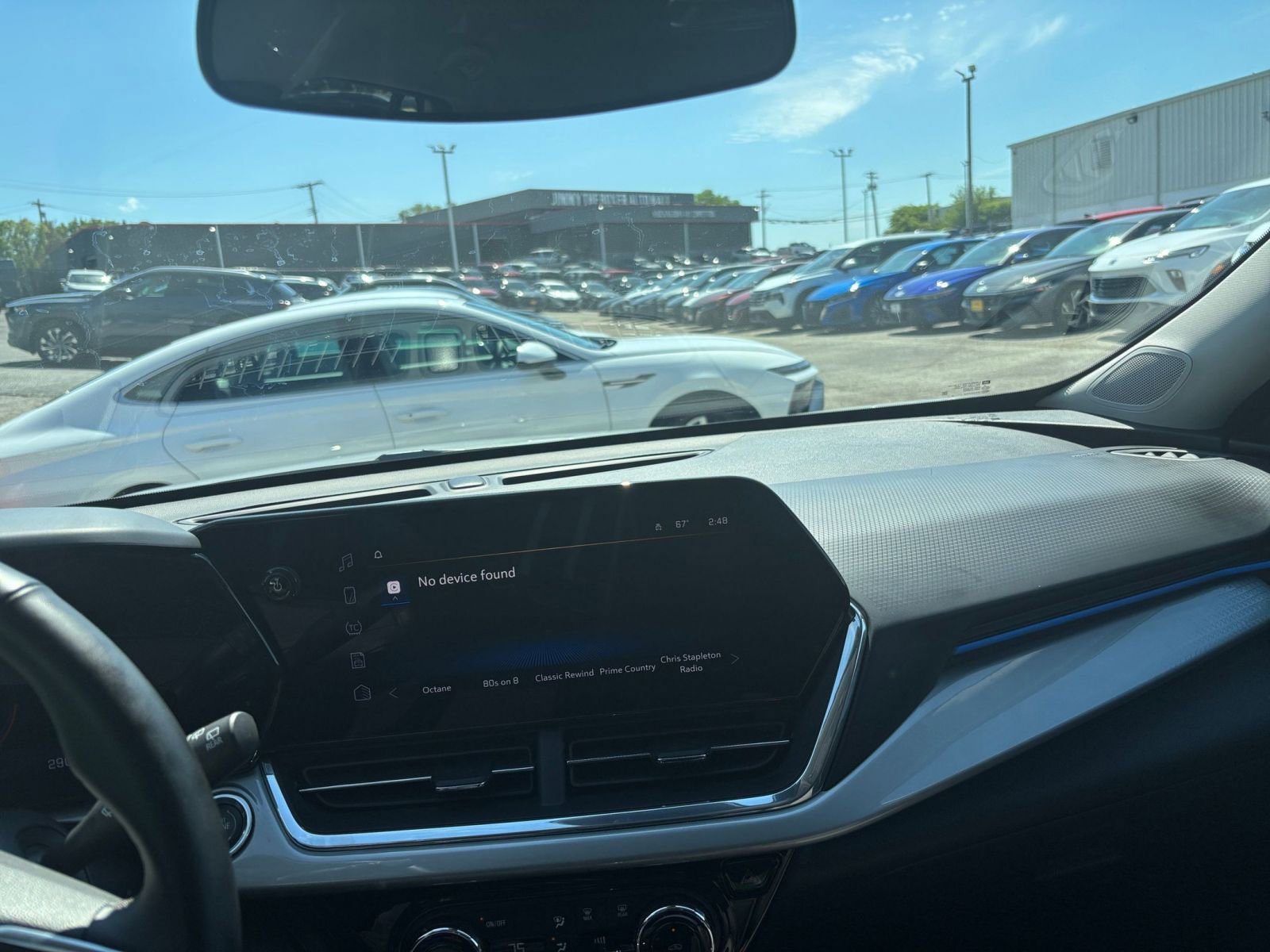 Thumbnail: 2025 Chevrolet Trax - 32