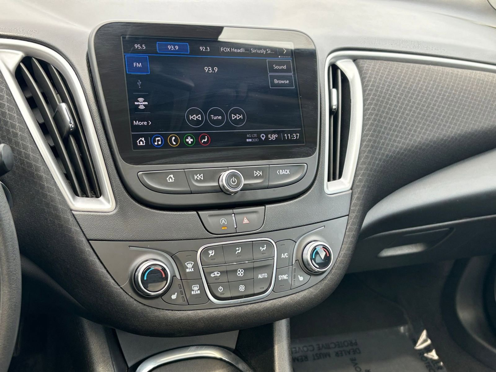 Thumbnail: 2023 Chevrolet Malibu - 21