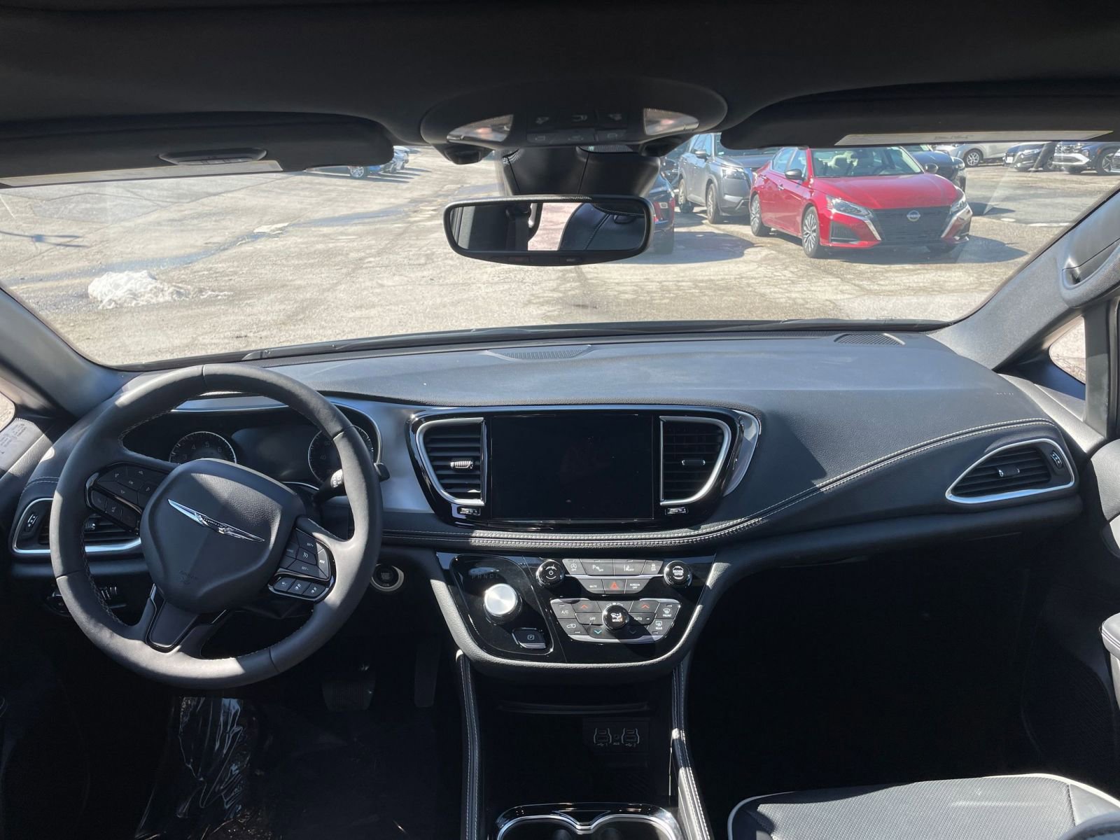 Thumbnail: 2025 Chrysler Pacifica - 35