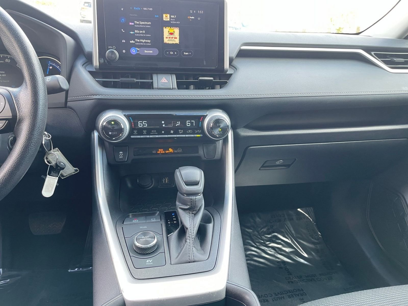 Thumbnail: 2025 Toyota RAV4 - 18