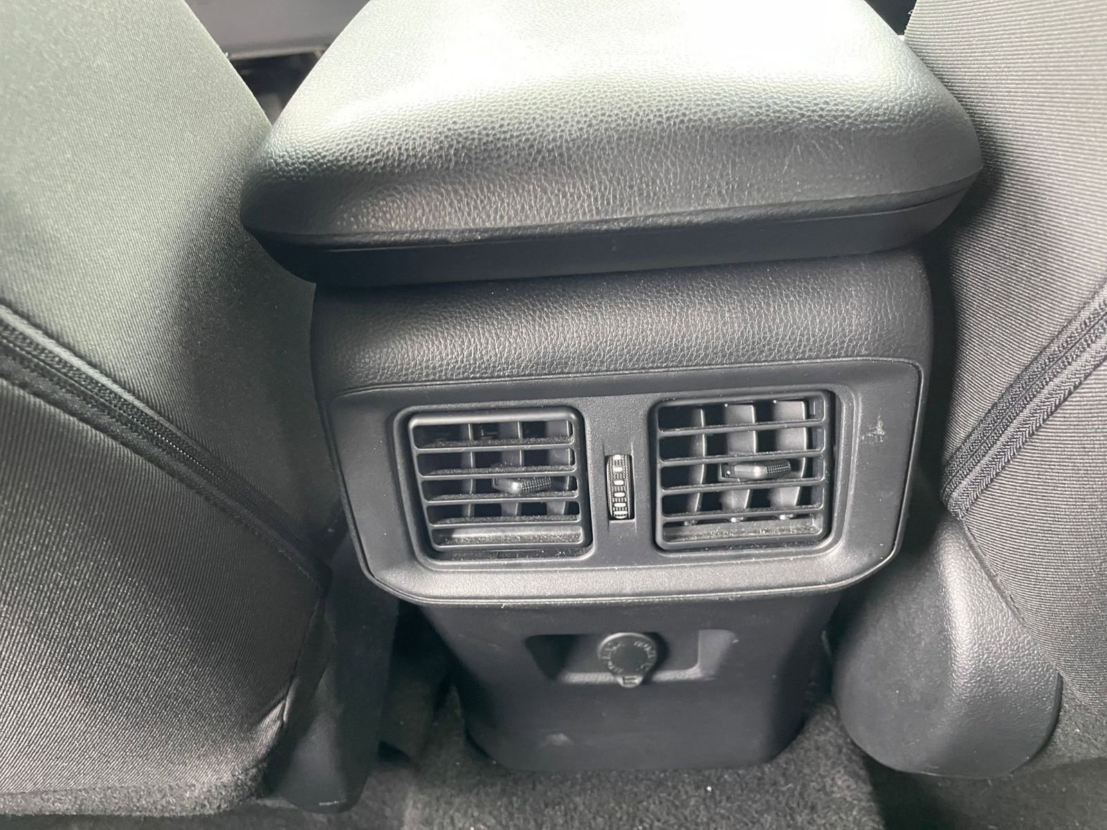 Thumbnail: 2025 Toyota RAV4 - 22