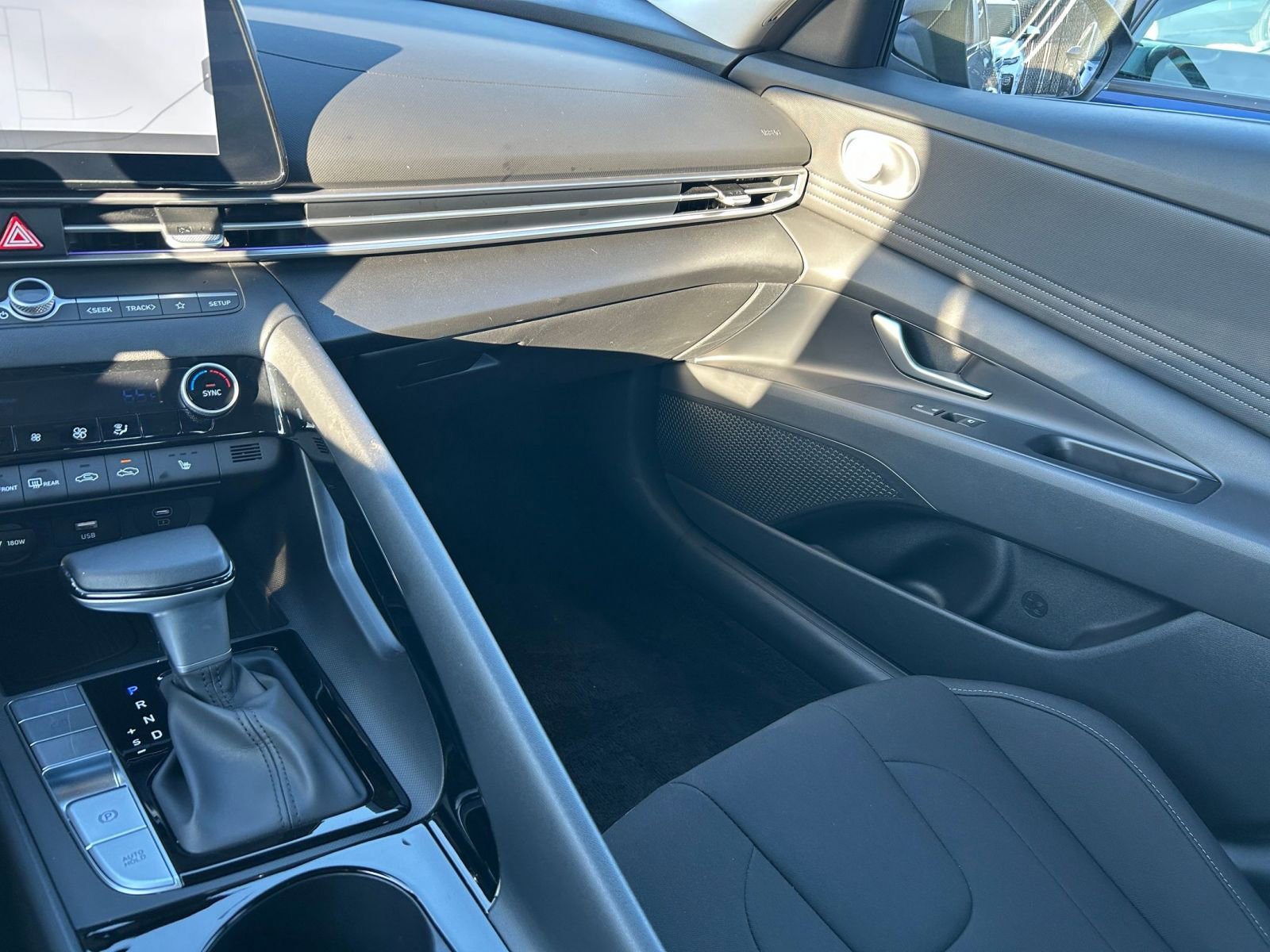 Thumbnail: 2025 Hyundai Elantra - 30