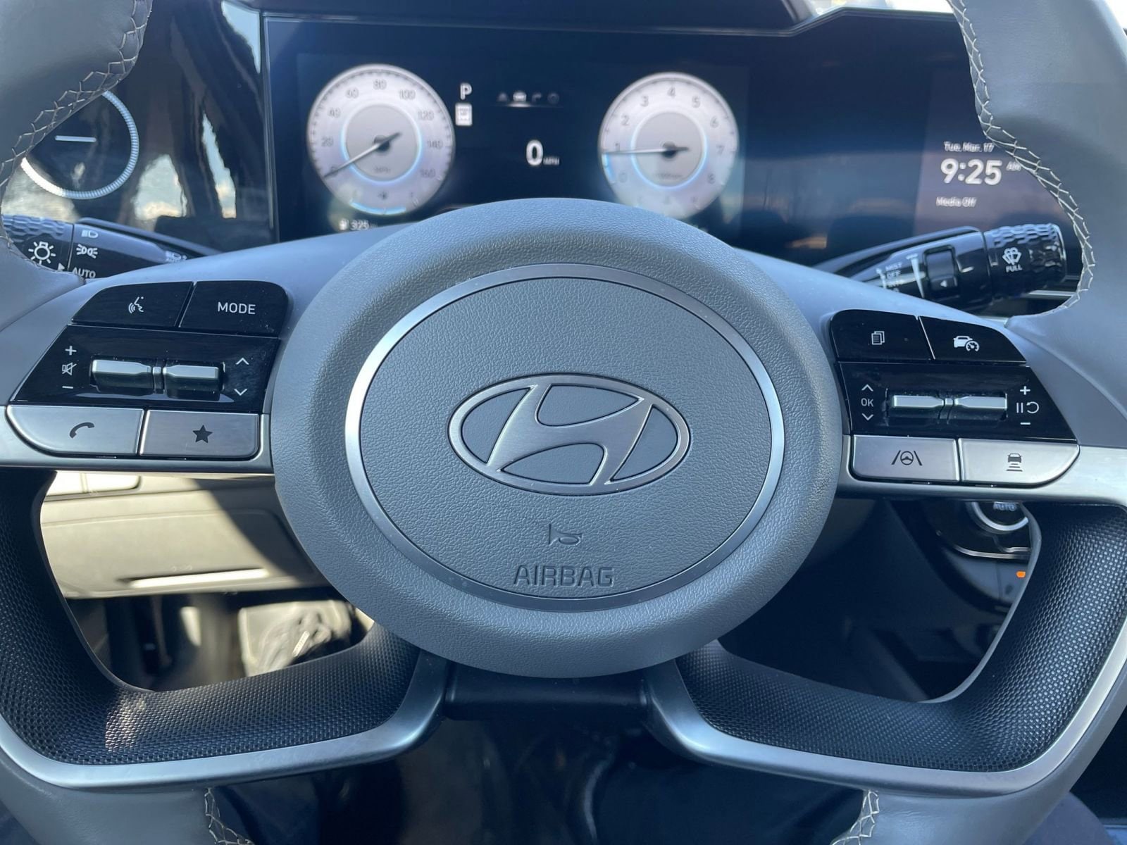 Thumbnail: 2025 Hyundai Elantra - 28