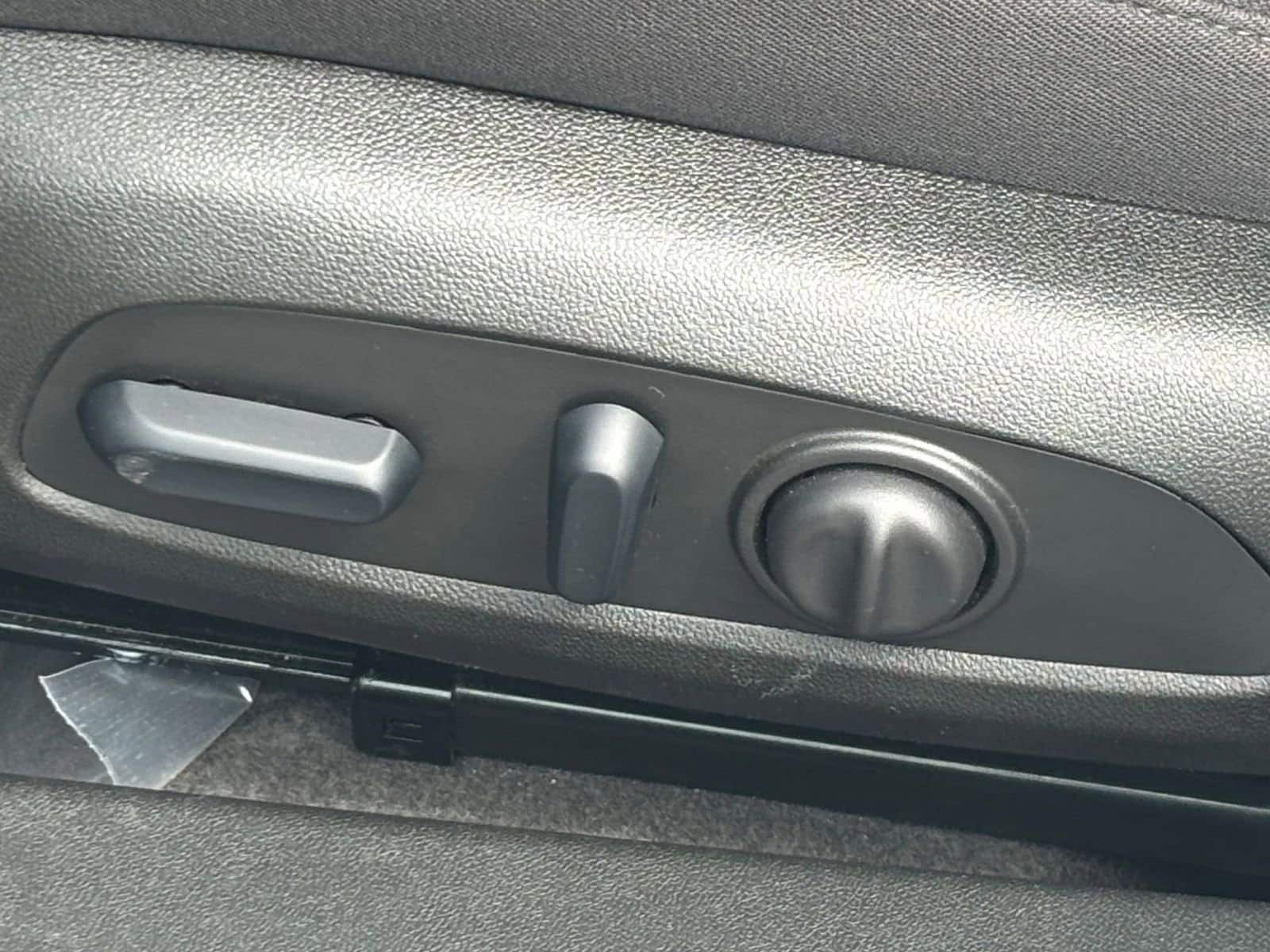 Thumbnail: 2023 Chevrolet Malibu - 23