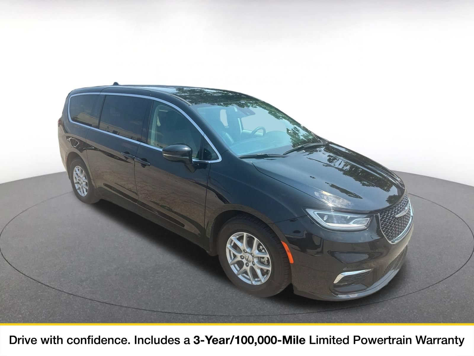 Thumbnail: 2024 Chrysler Pacifica - 1