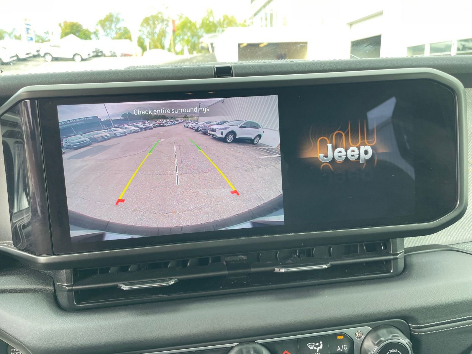 Thumbnail: 2025 Jeep Wrangler - 17