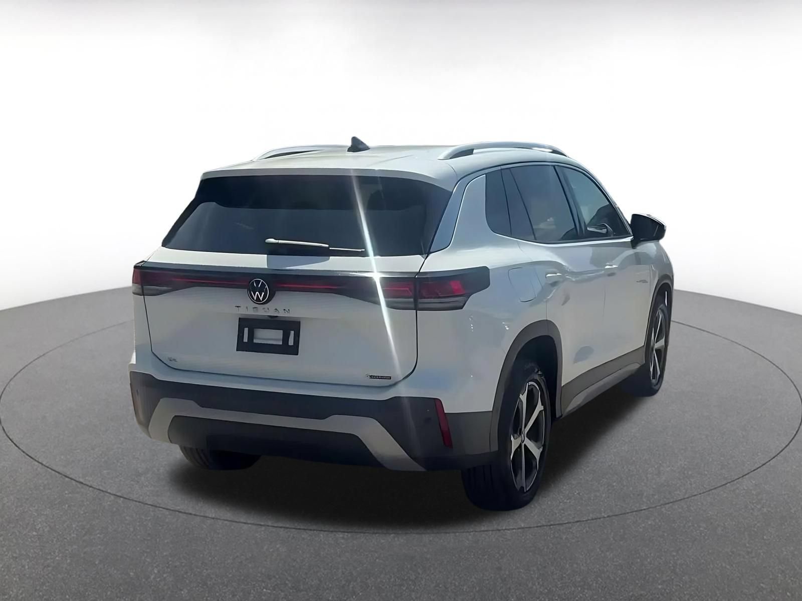 Thumbnail: 2026 Volkswagen Tiguan - 13