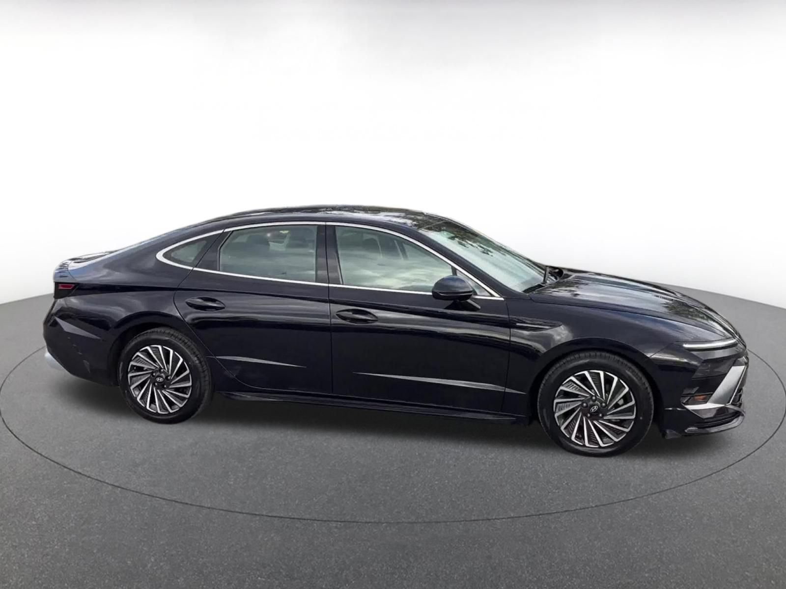 Thumbnail: 2025 Hyundai Sonata - 16