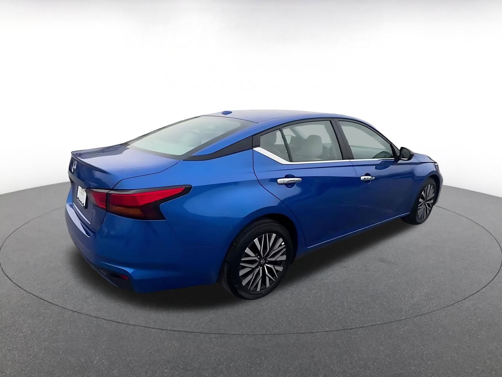 Thumbnail: 2025 Nissan Altima - 15