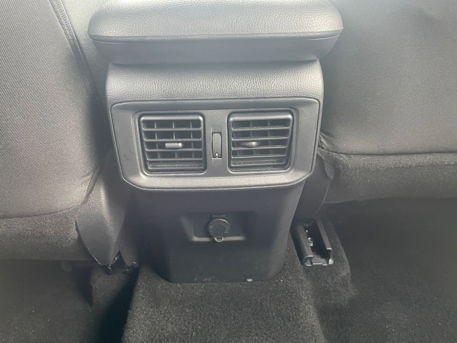 Thumbnail: 2025 Toyota RAV4 - 23