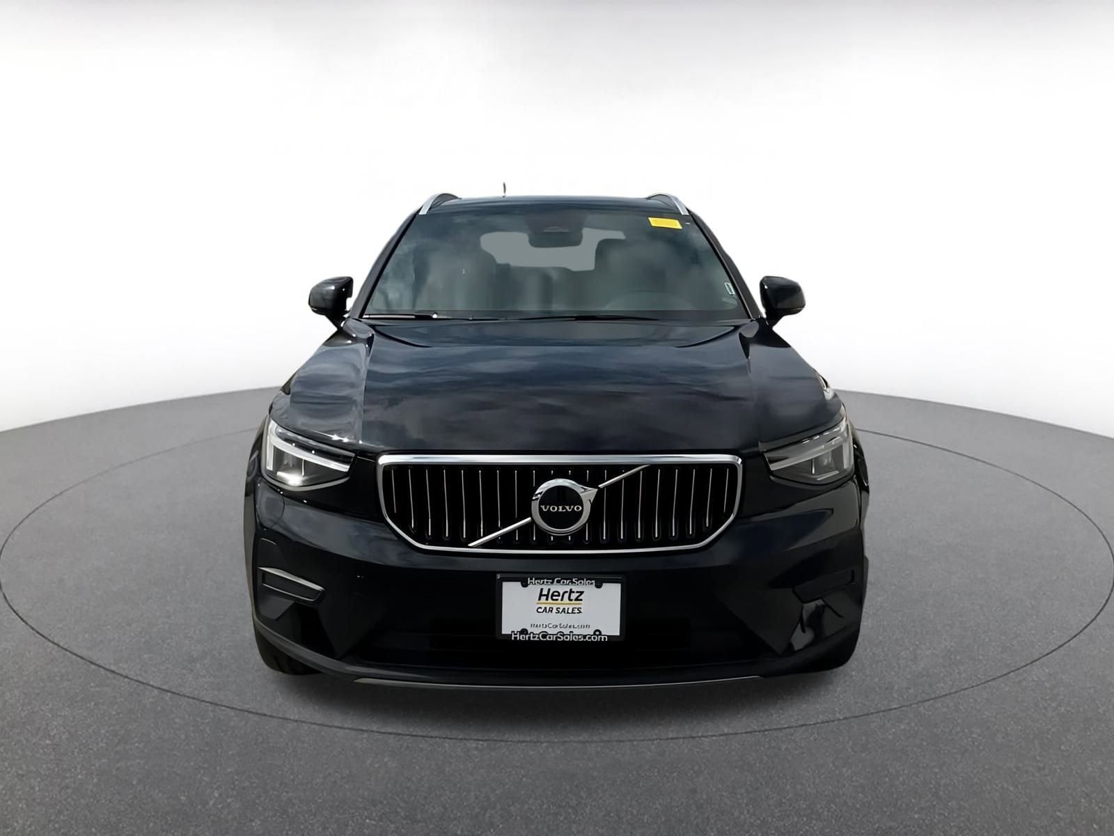 Thumbnail: 2024 Volvo XC40 - 4