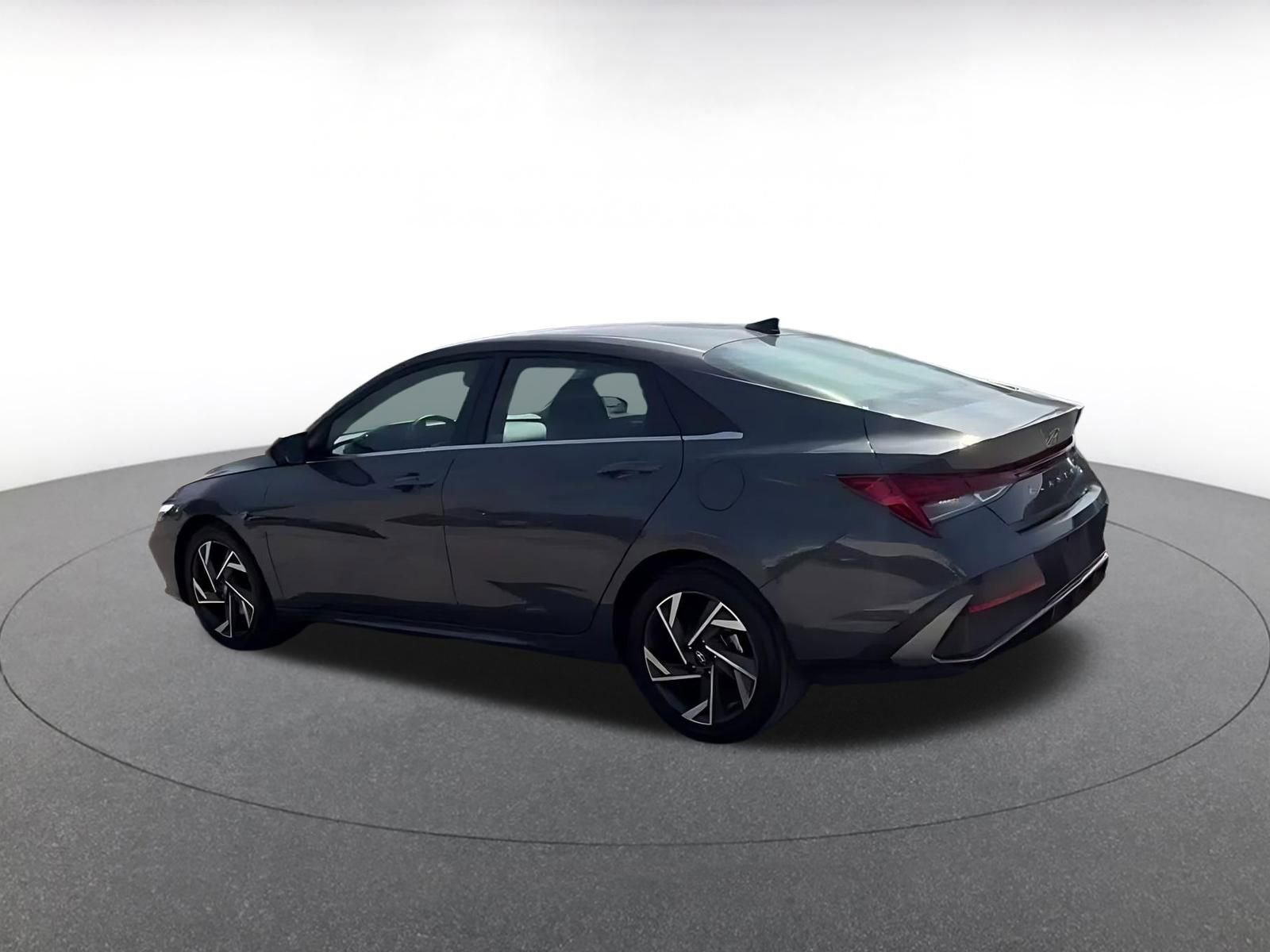 Thumbnail: 2025 Hyundai Elantra - 10