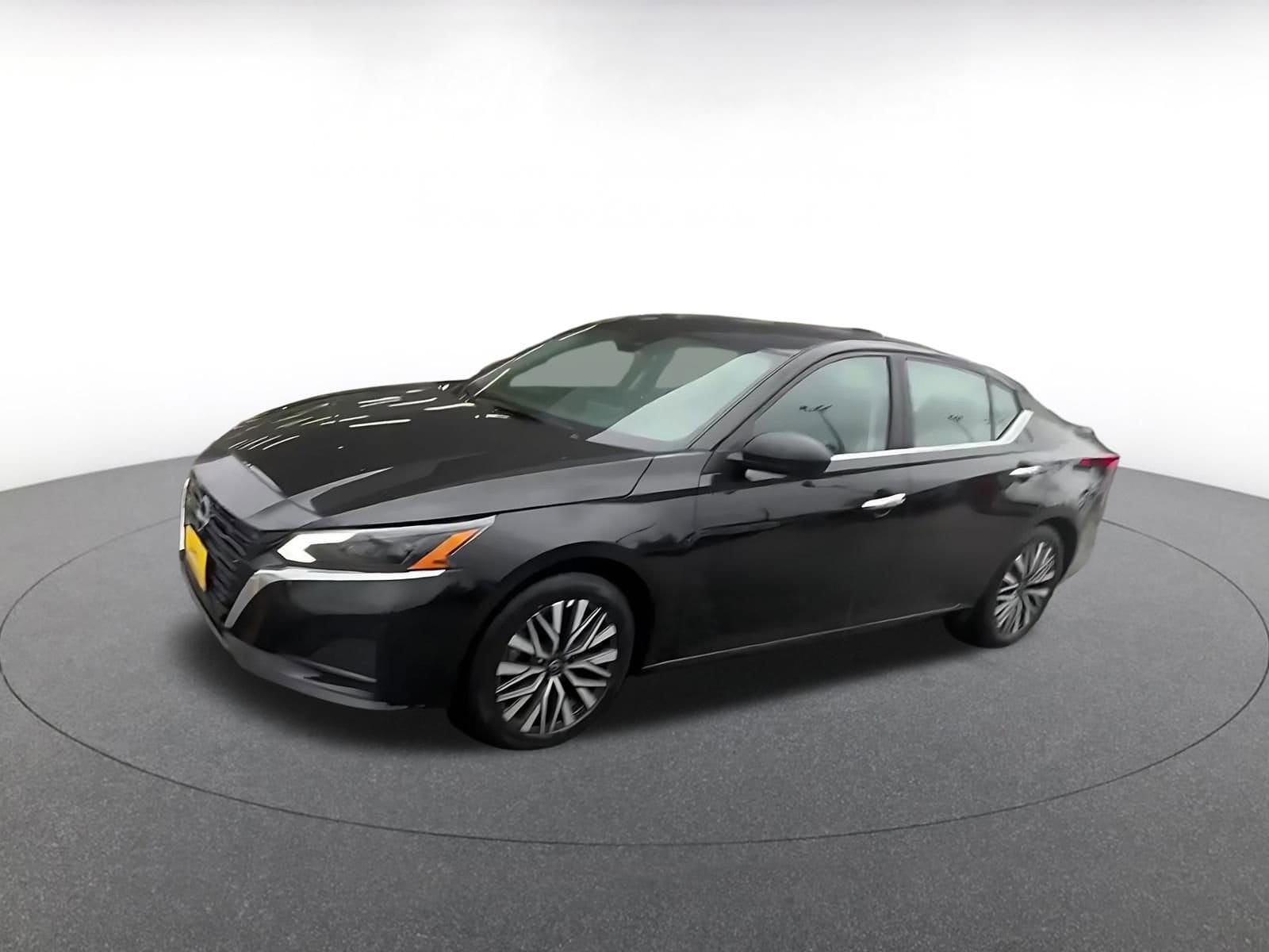 Thumbnail: 2025 Nissan Altima - 8