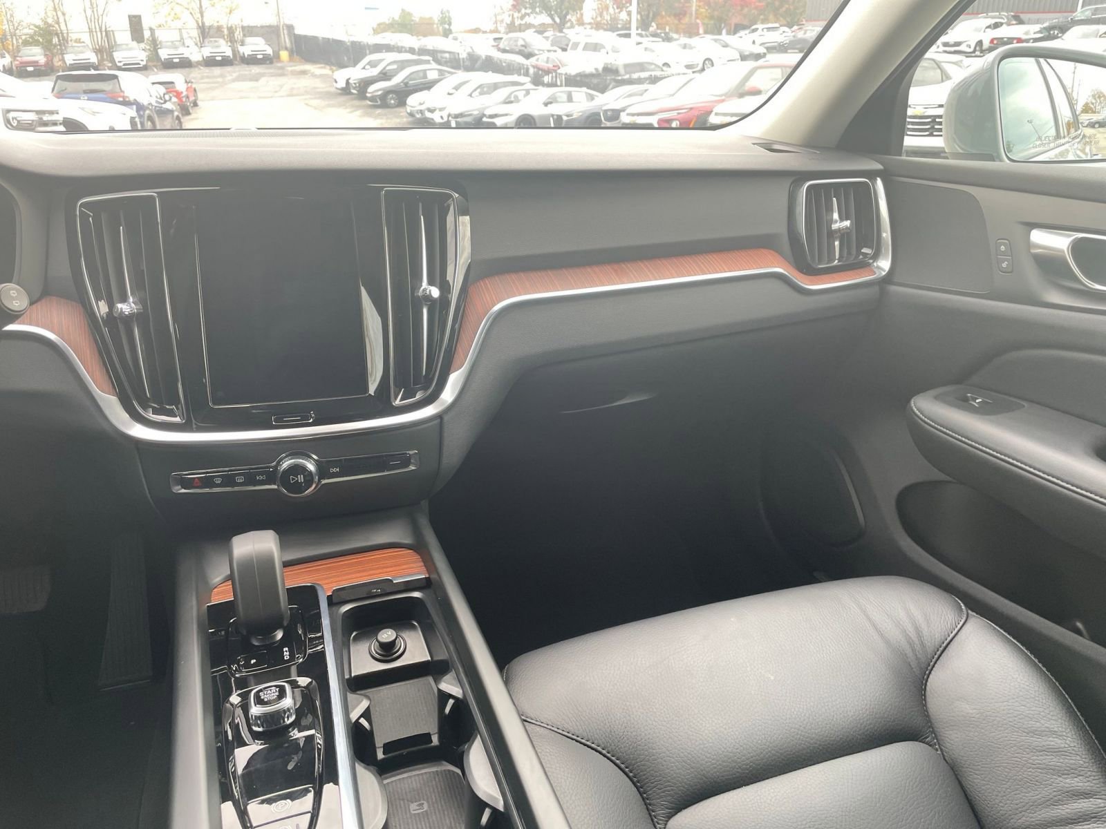 Thumbnail: 2025 Volvo S60 - 35