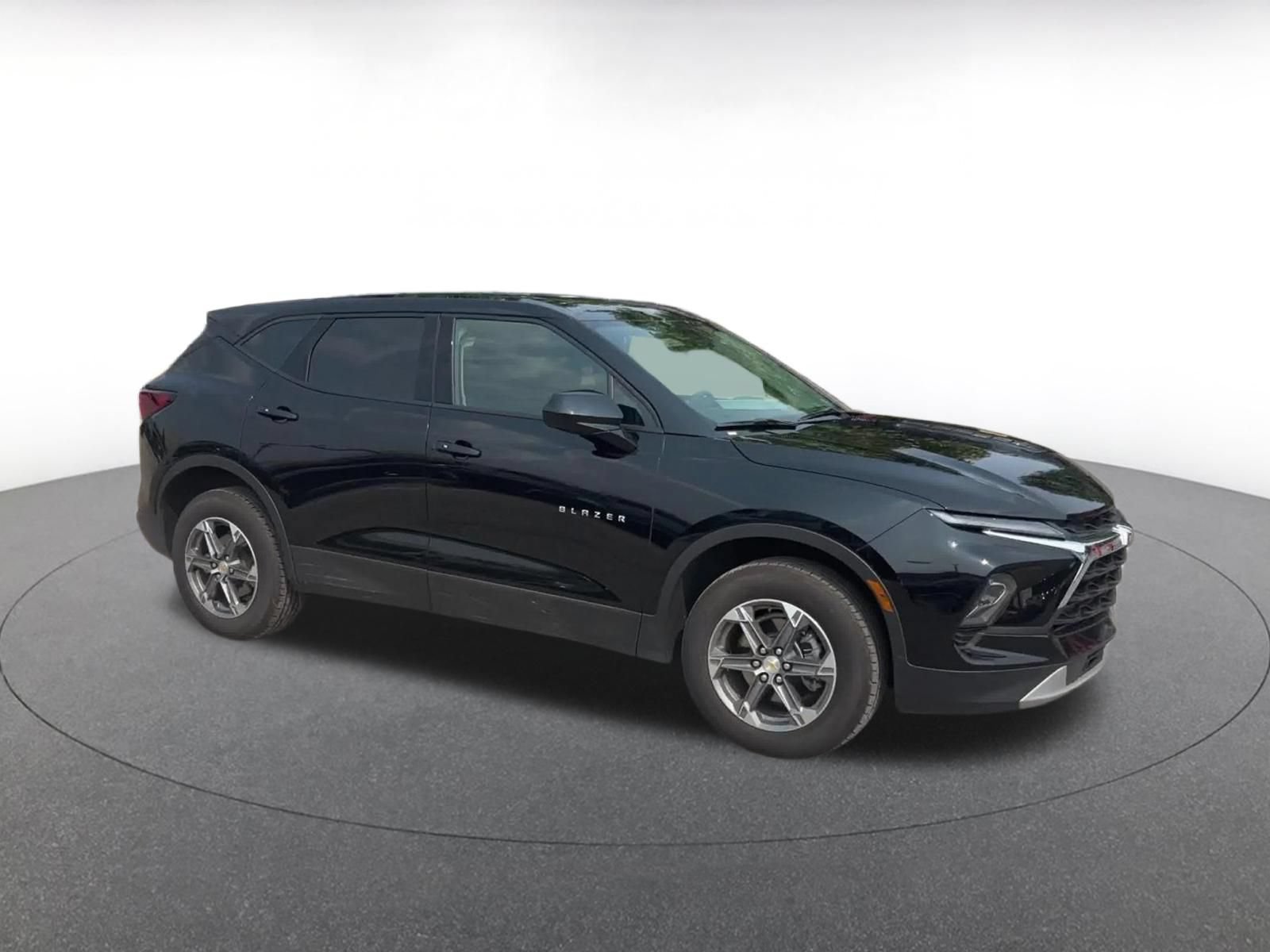 Thumbnail: 2026 Chevrolet Blazer - 2