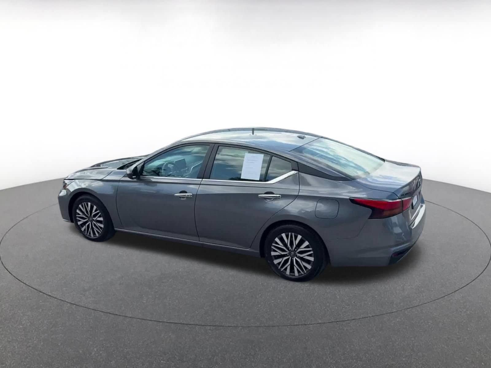 Thumbnail: 2025 Nissan Altima - 8