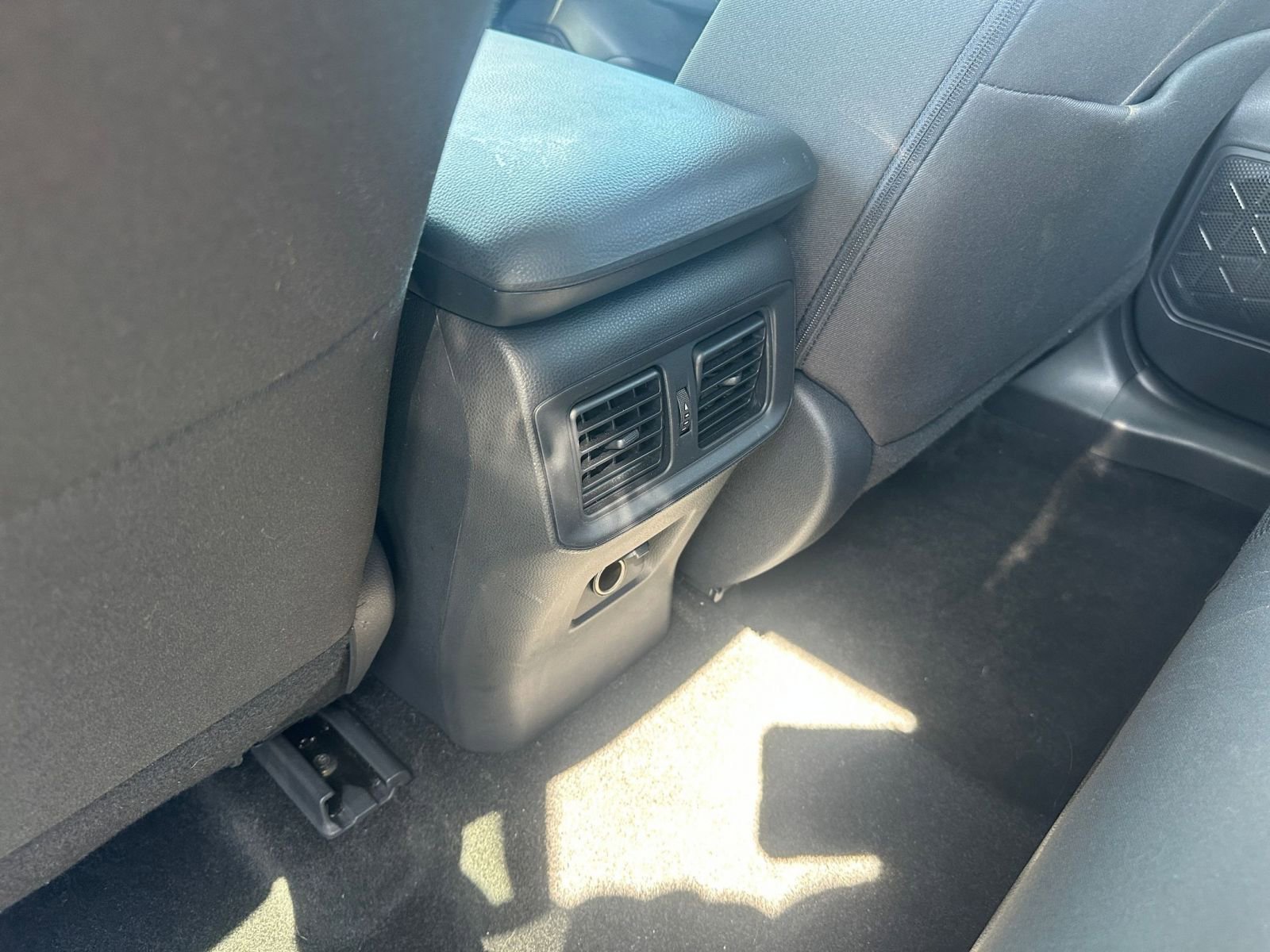 Thumbnail: 2025 Toyota RAV4 - 22