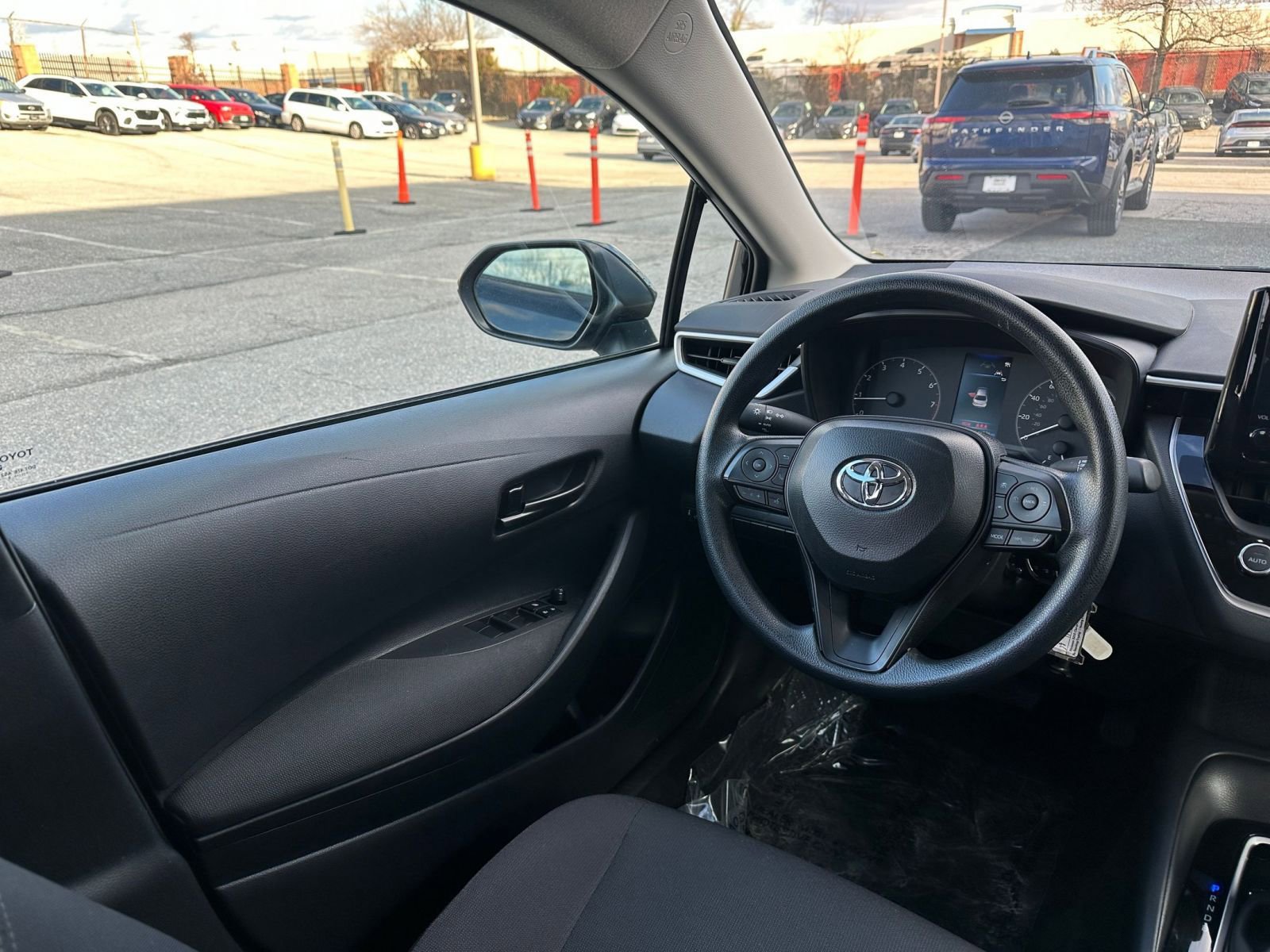 Thumbnail: 2025 Toyota Corolla - 32