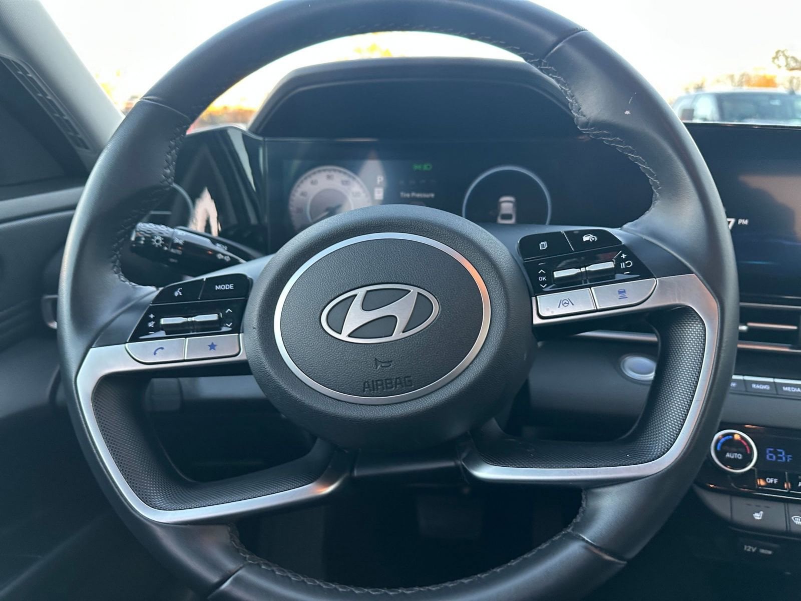 Thumbnail: 2025 Hyundai Elantra - 25