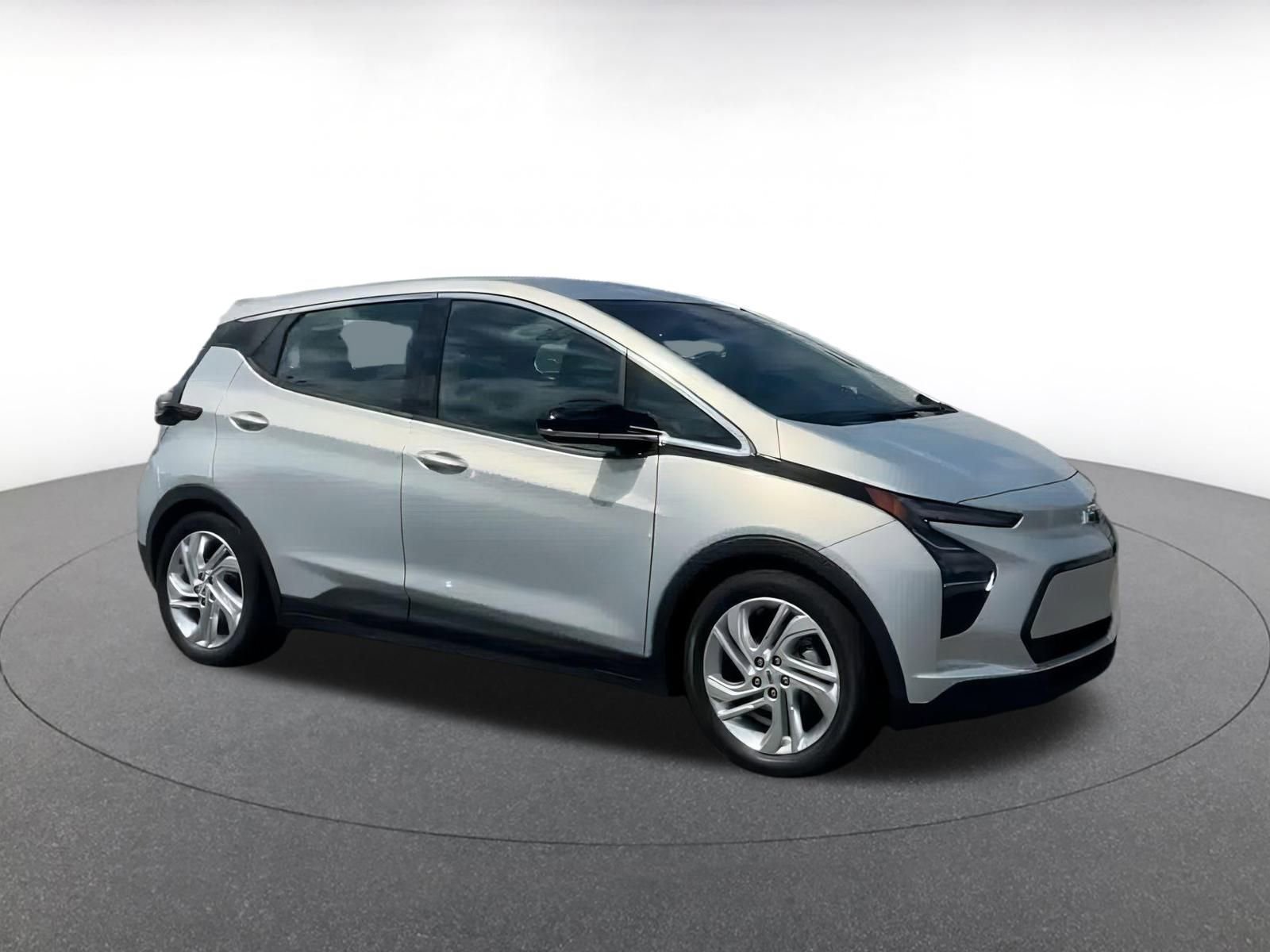 Thumbnail: 2023 Chevrolet Bolt EV - 2