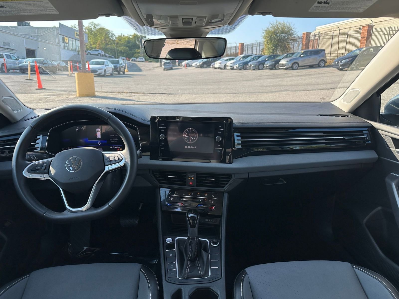 Thumbnail: 2025 Volkswagen Jetta - 33