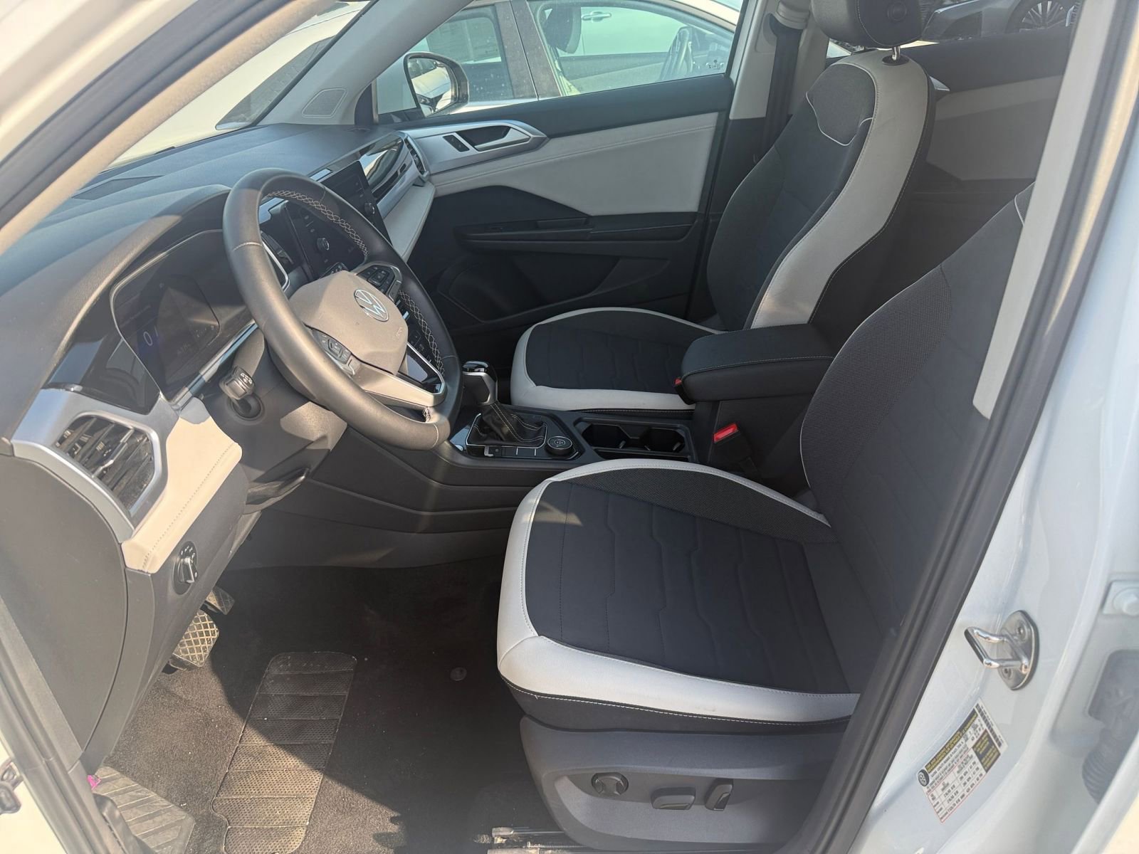 Thumbnail: 2025 Volkswagen Taos - 28