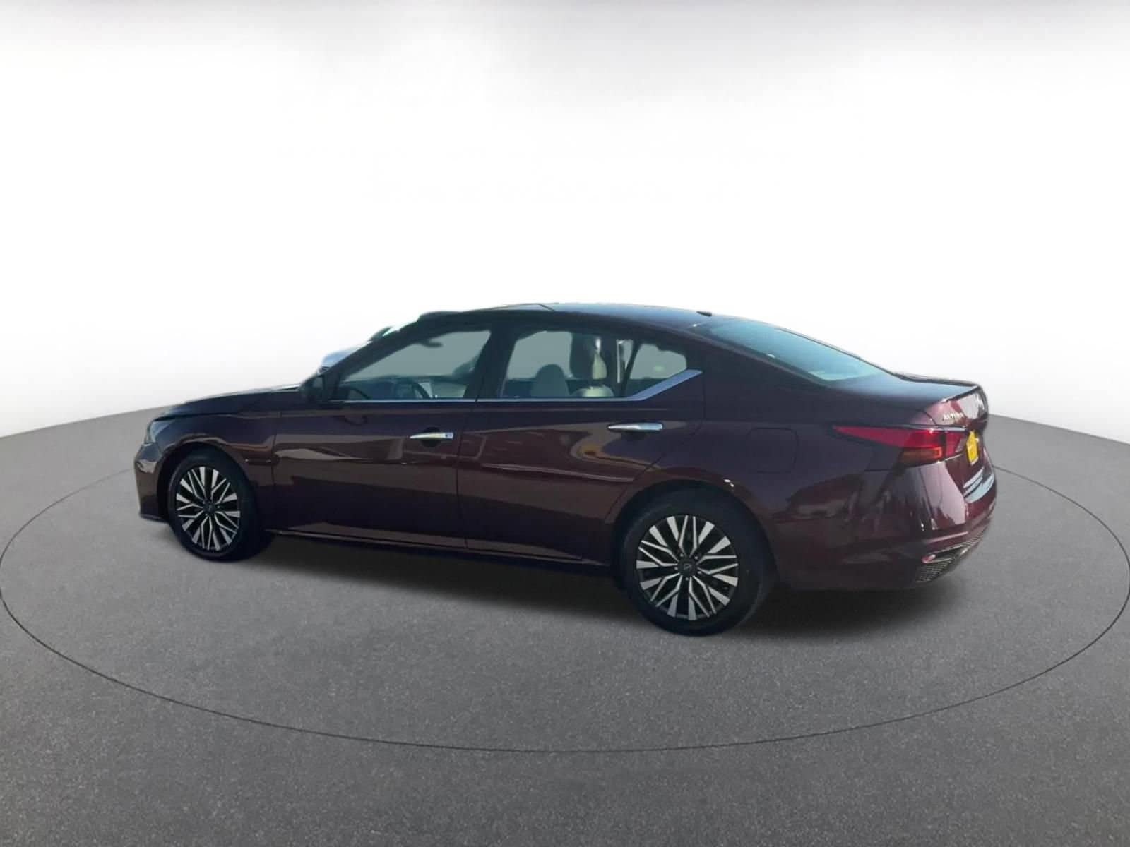 Thumbnail: 2025 Nissan Altima - 10
