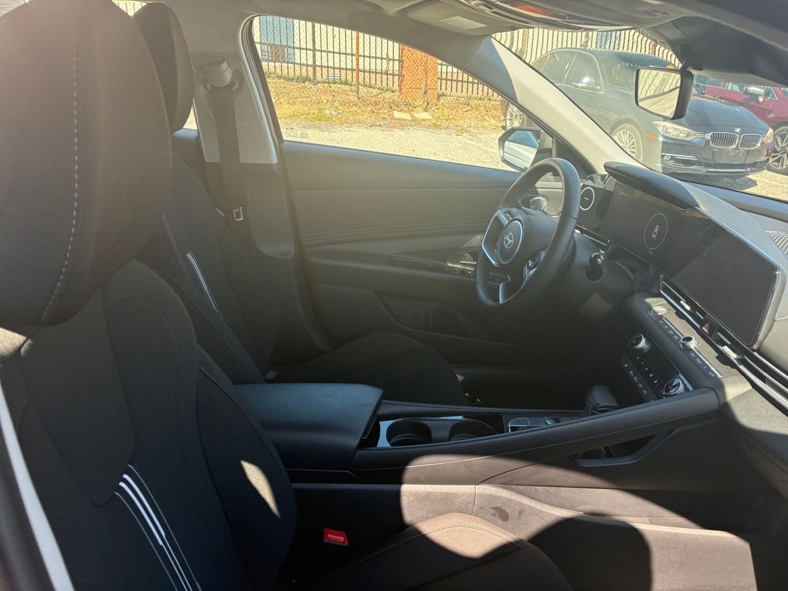 Thumbnail: 2025 Hyundai Elantra - 32