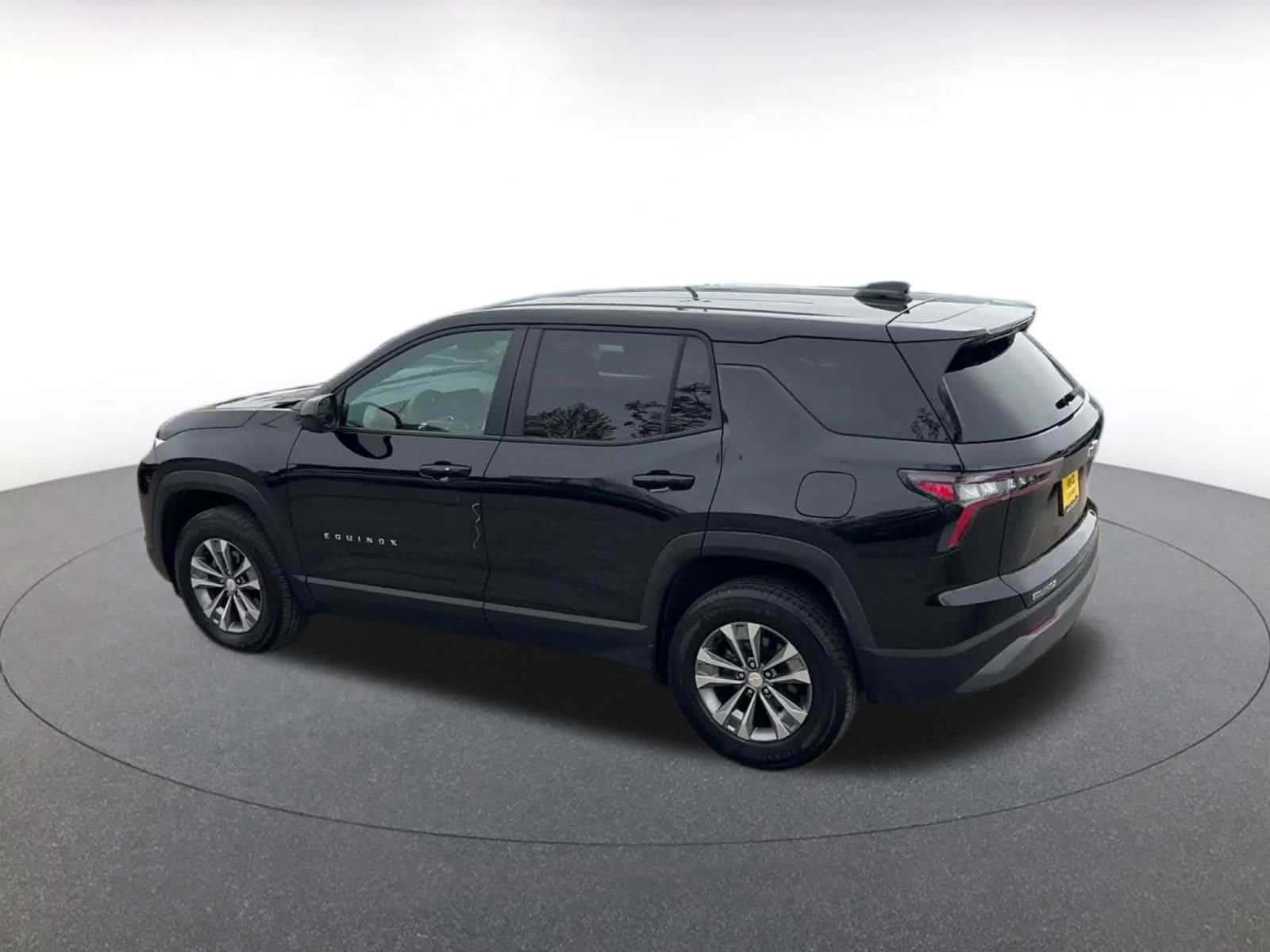 Thumbnail: 2025 Chevrolet Equinox - 10