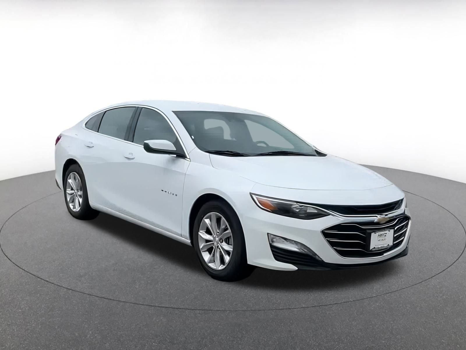 Thumbnail: 2023 Chevrolet Malibu - 3