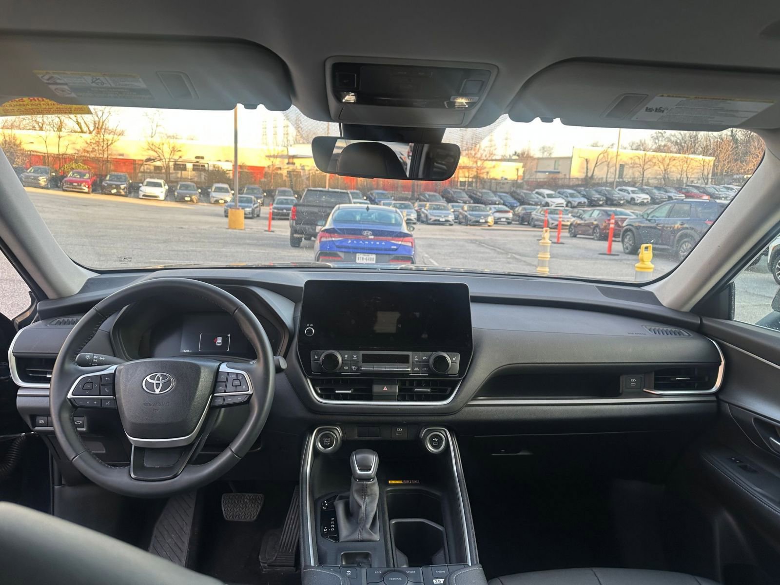 Thumbnail: 2025 Toyota Grand Highlander - 9