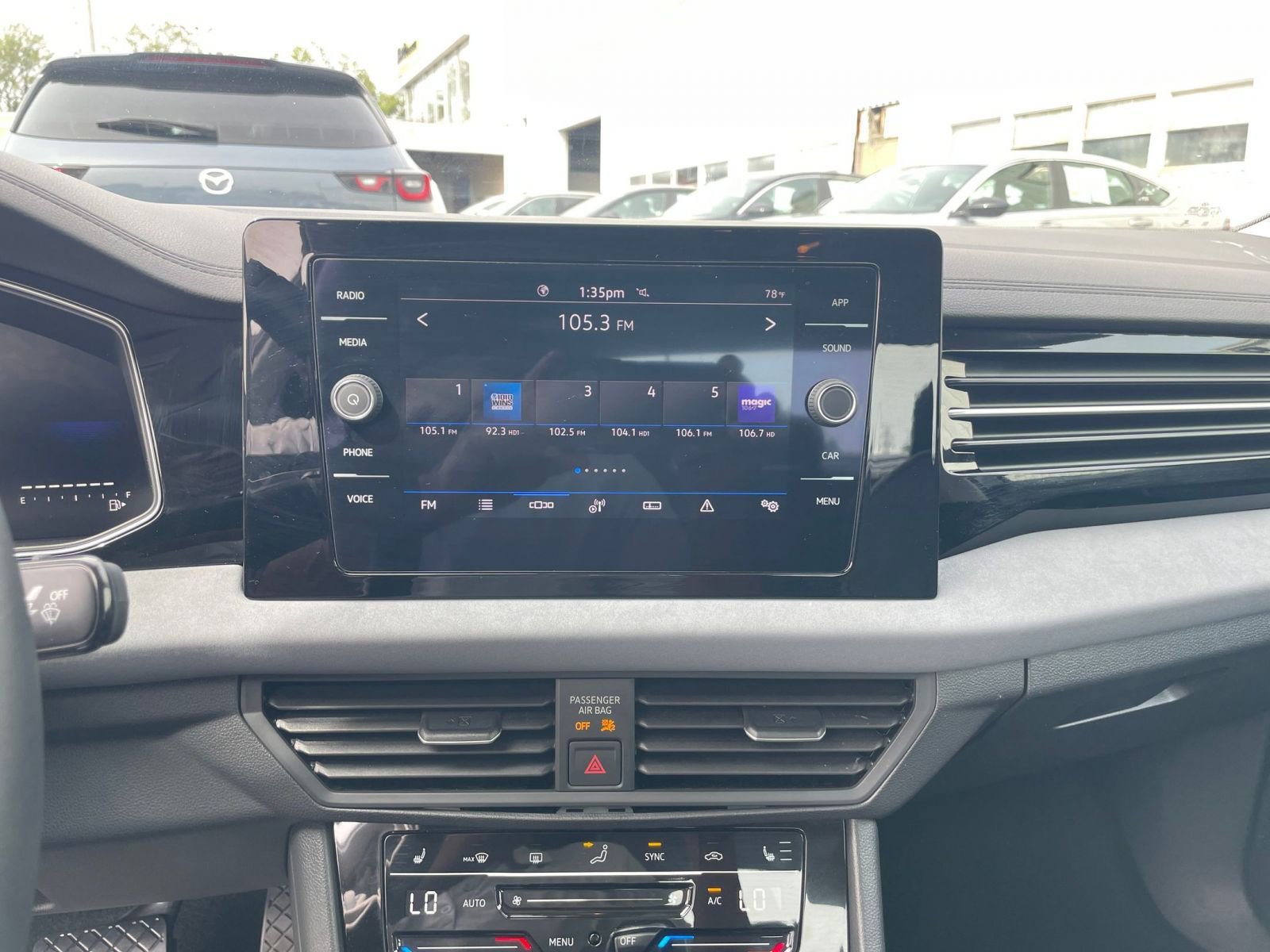 Thumbnail: 2025 Volkswagen Jetta - 21