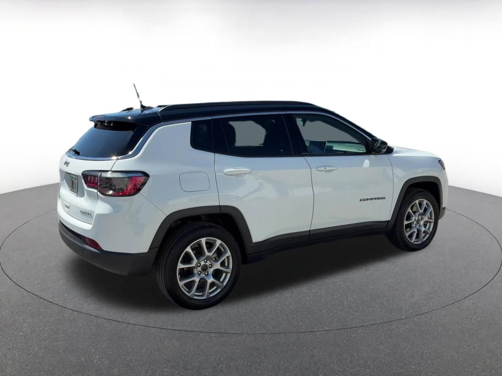 Thumbnail: 2025 Jeep Compass - 15