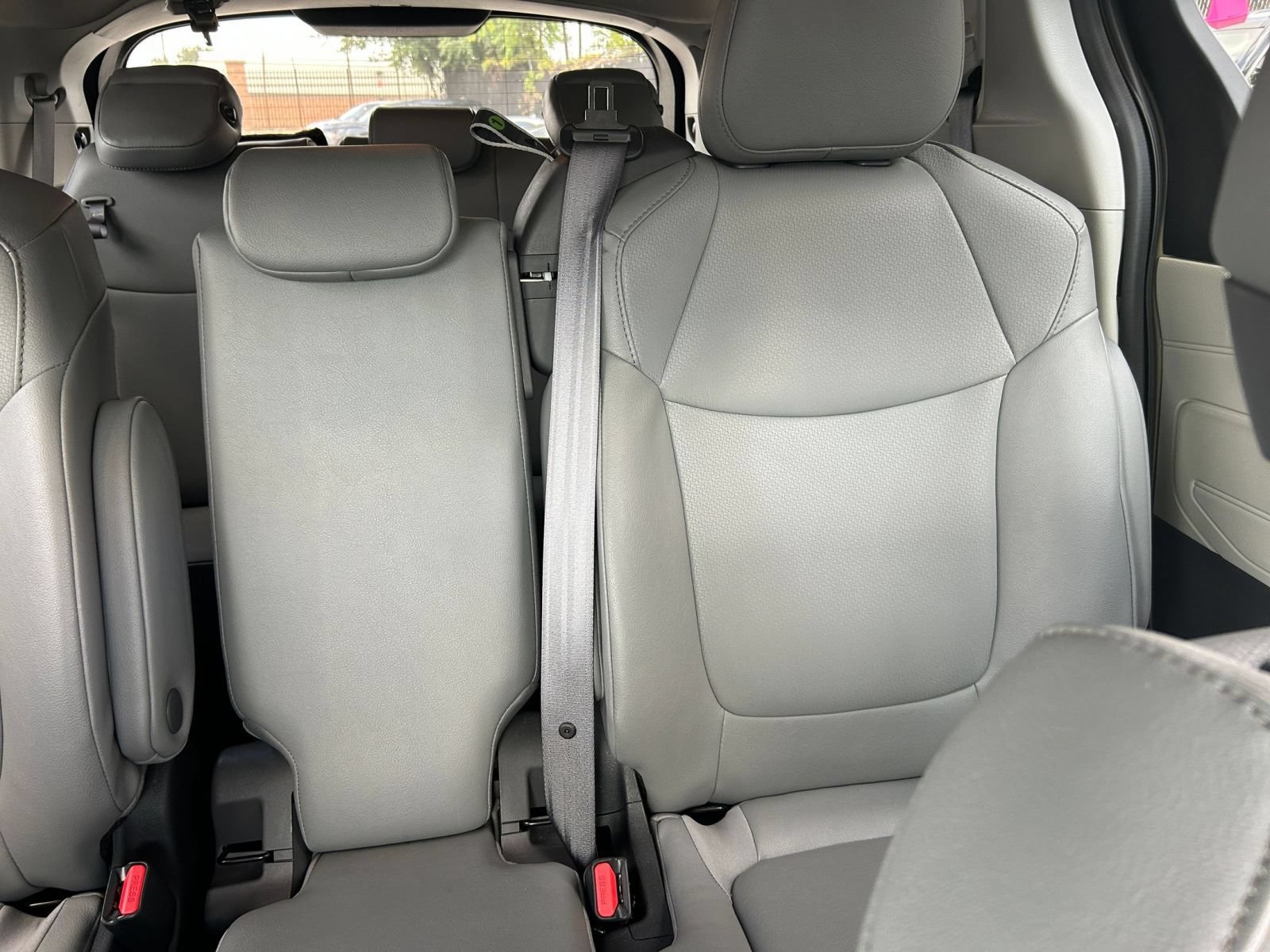 Thumbnail: 2023 Toyota Sienna - 31