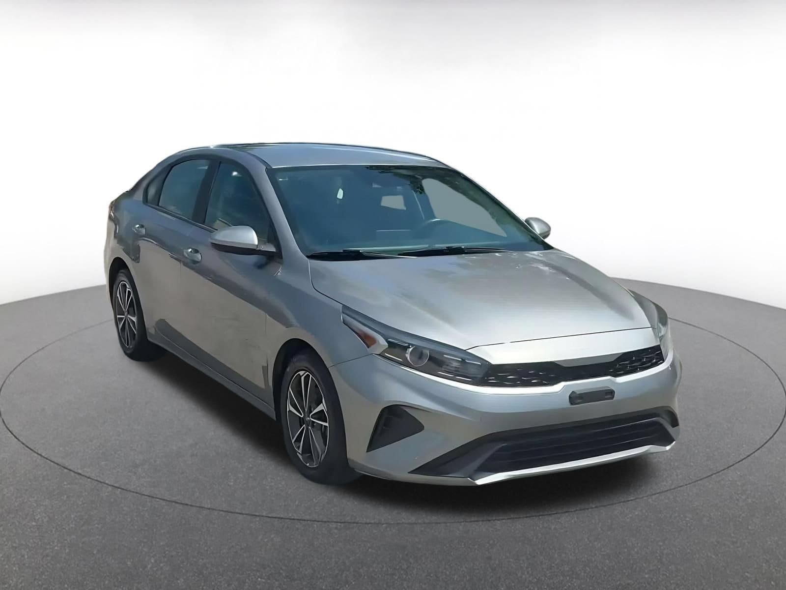 Thumbnail: 2024 Kia Forte - 3
