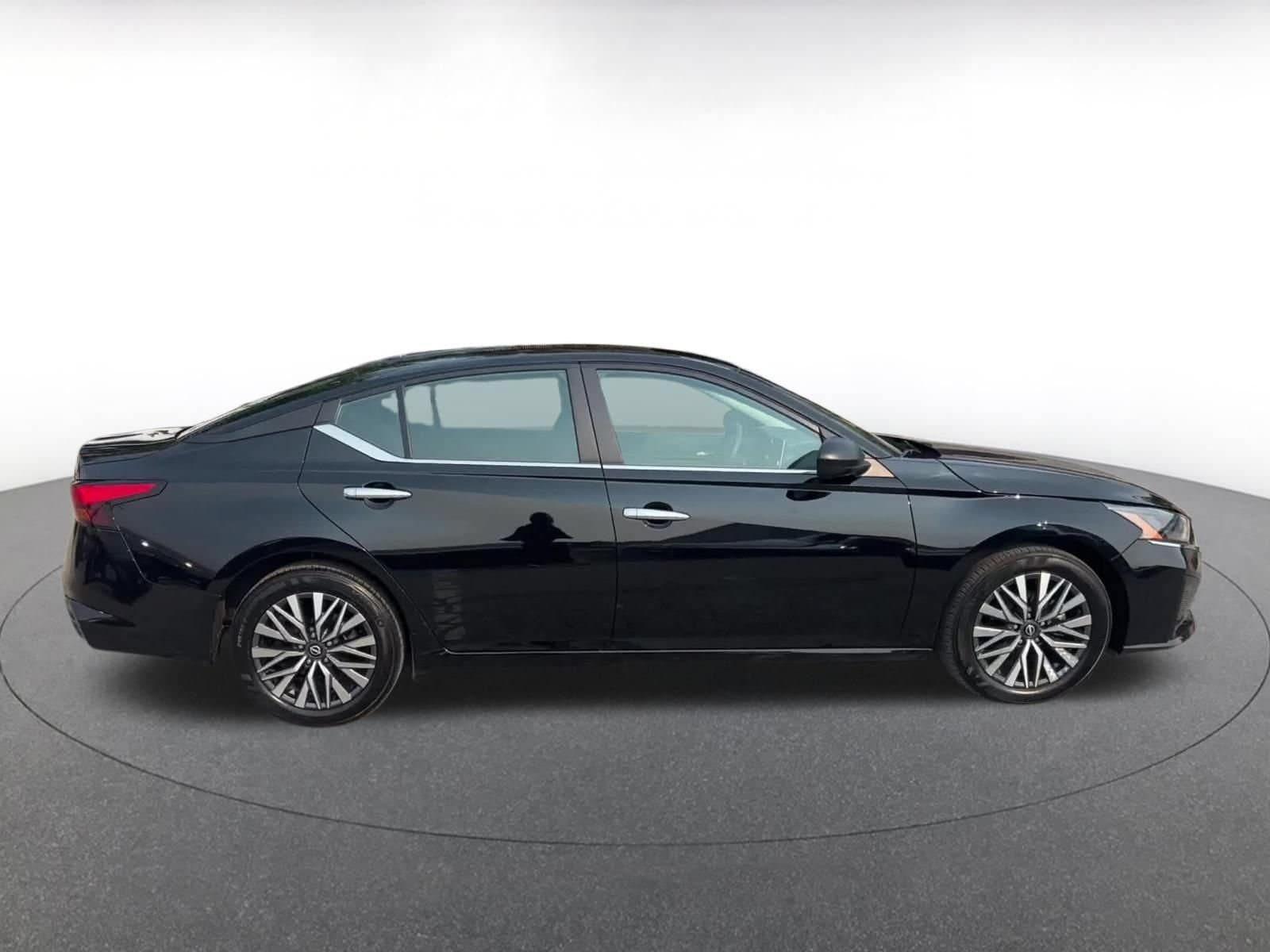 Thumbnail: 2025 Nissan Altima - 15