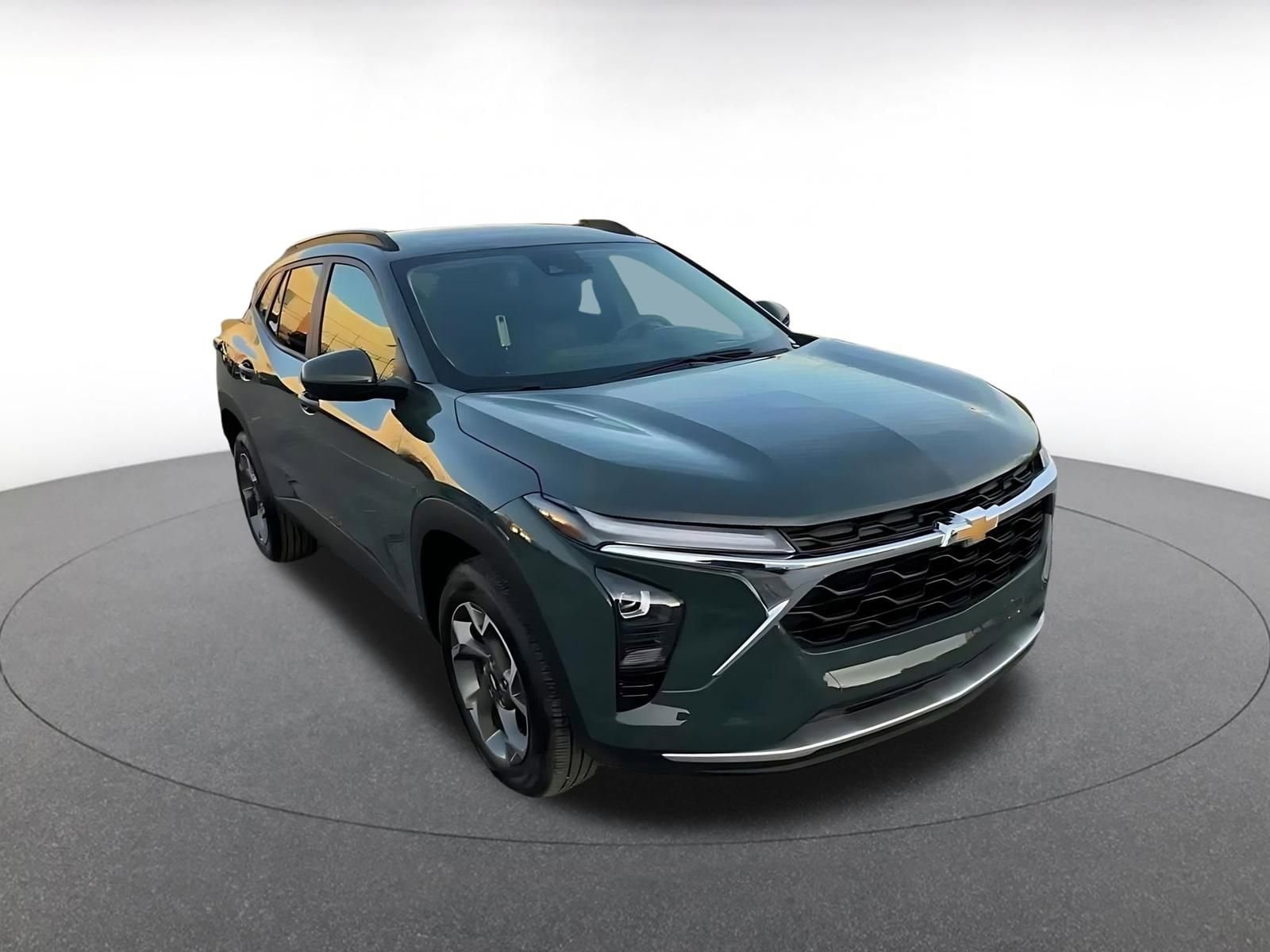 Thumbnail: 2025 Chevrolet Trax - 3