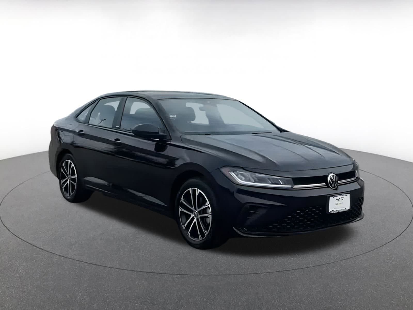 Thumbnail: 2025 Volkswagen Jetta - 3
