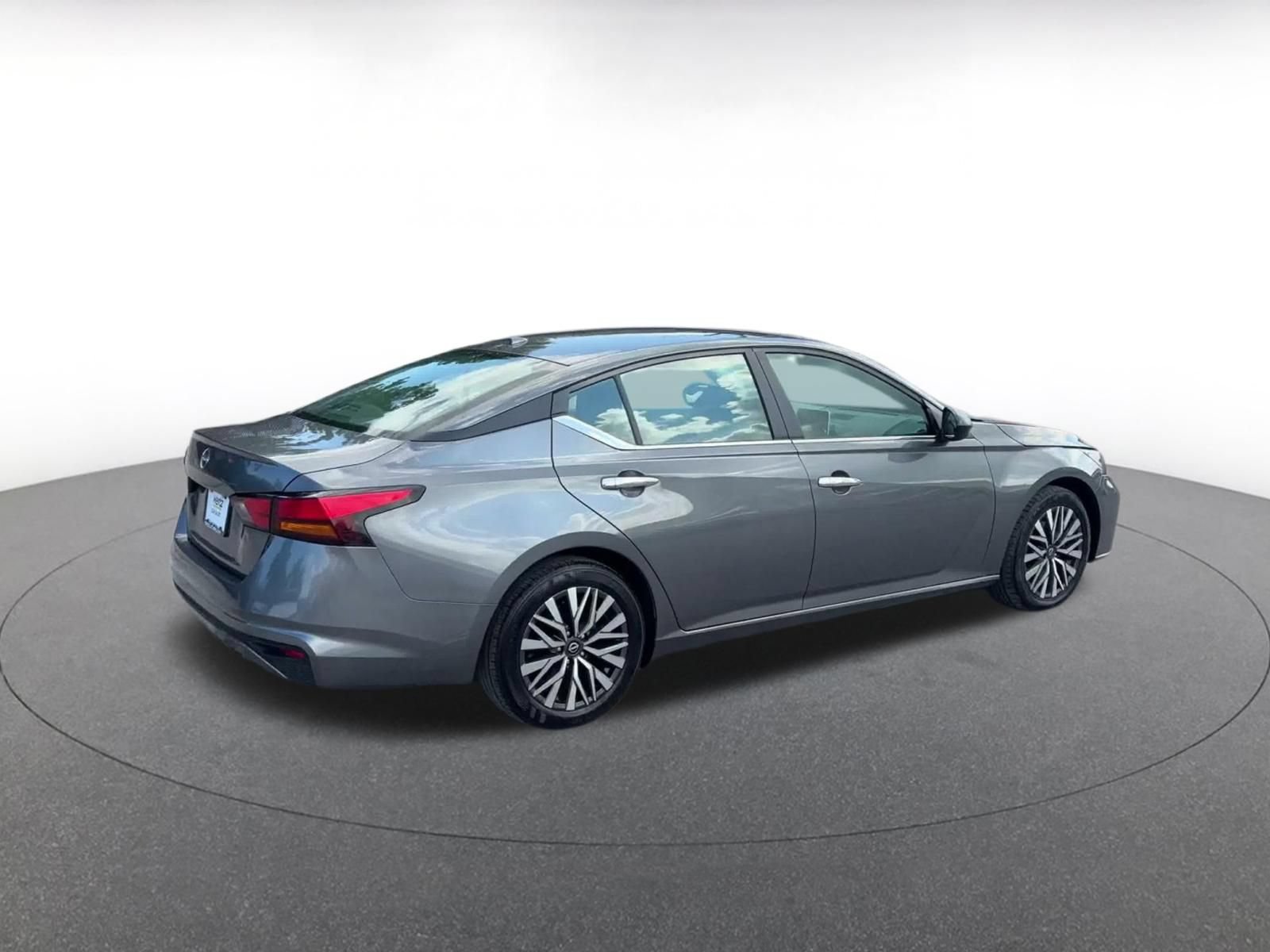 Thumbnail: 2025 Nissan Altima - 12
