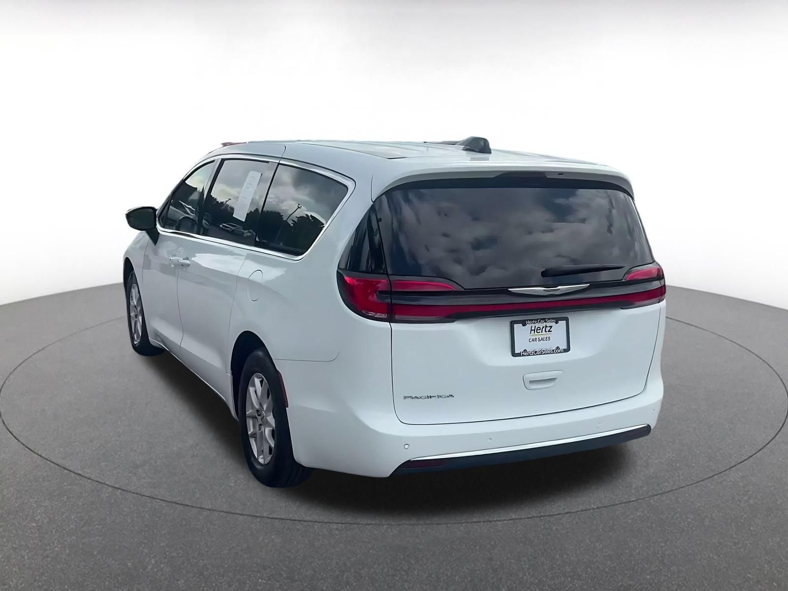 Thumbnail: 2025 Chrysler Pacifica - 9