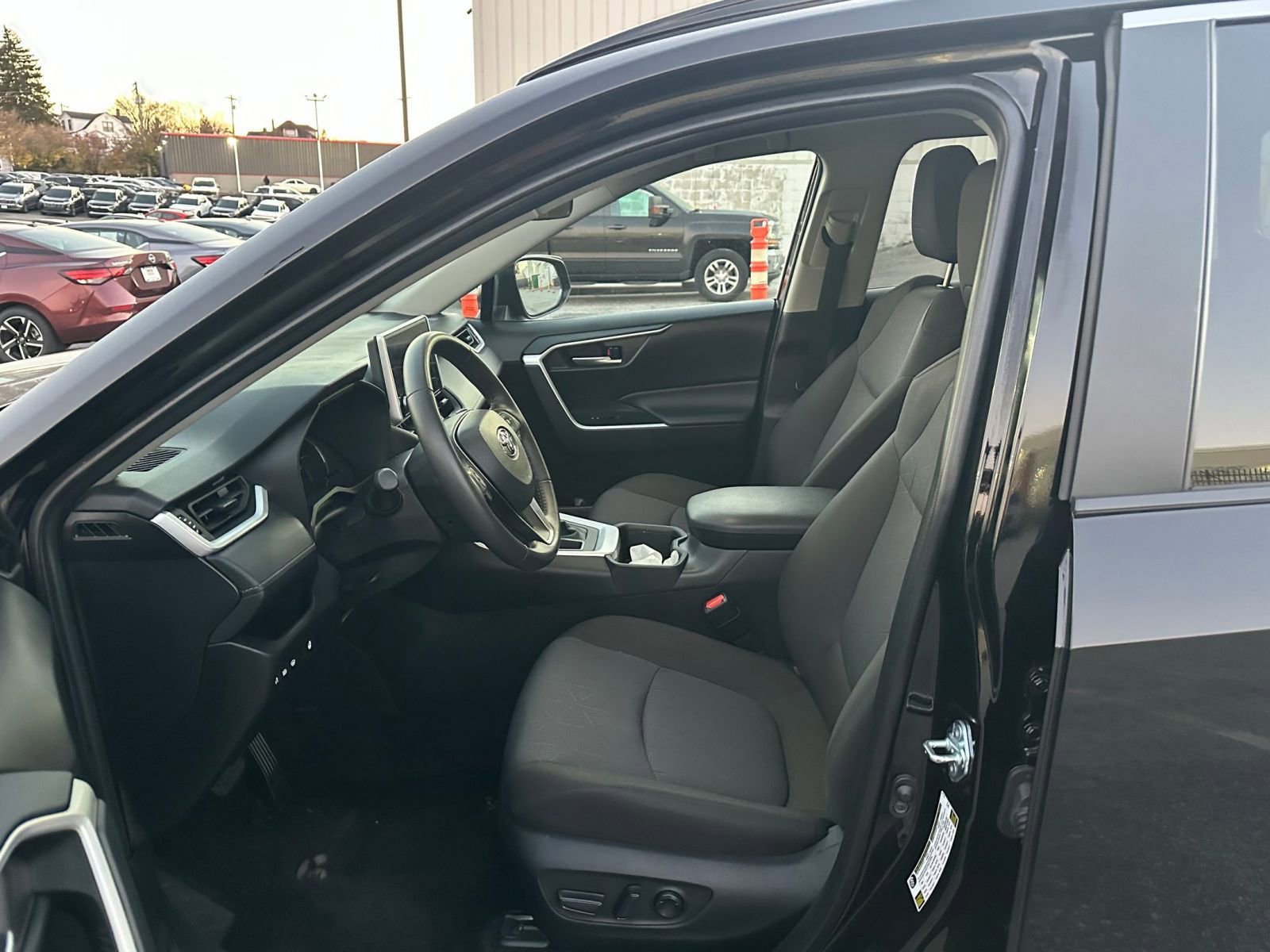 Thumbnail: 2025 Toyota RAV4 - 7