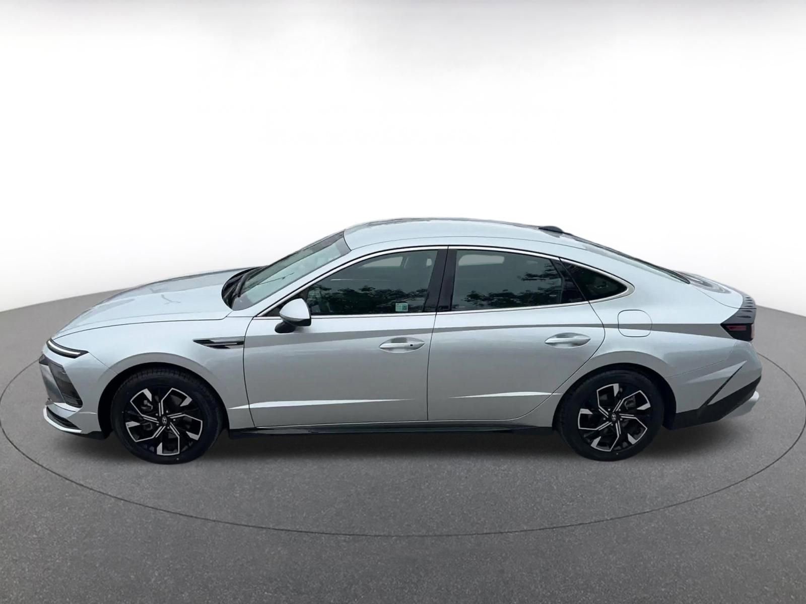 Thumbnail: 2025 Hyundai Sonata - 9