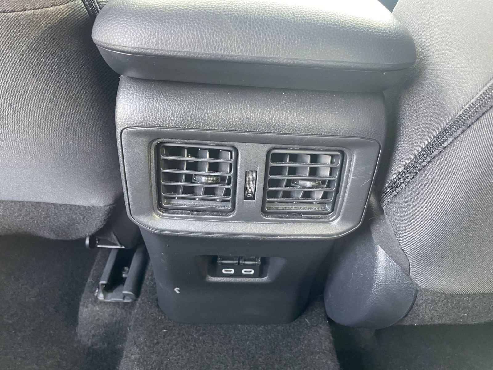 Thumbnail: 2025 Toyota RAV4 - 23