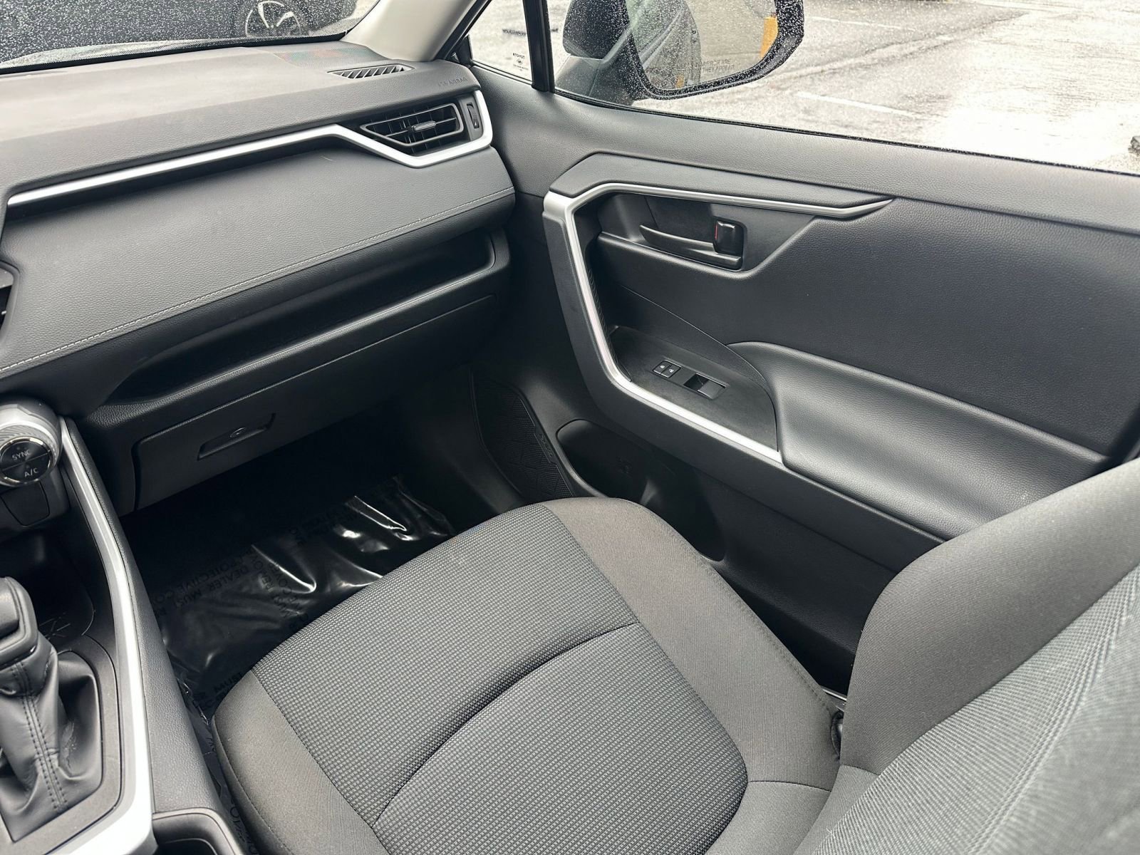 Thumbnail: 2025 Toyota RAV4 - 34