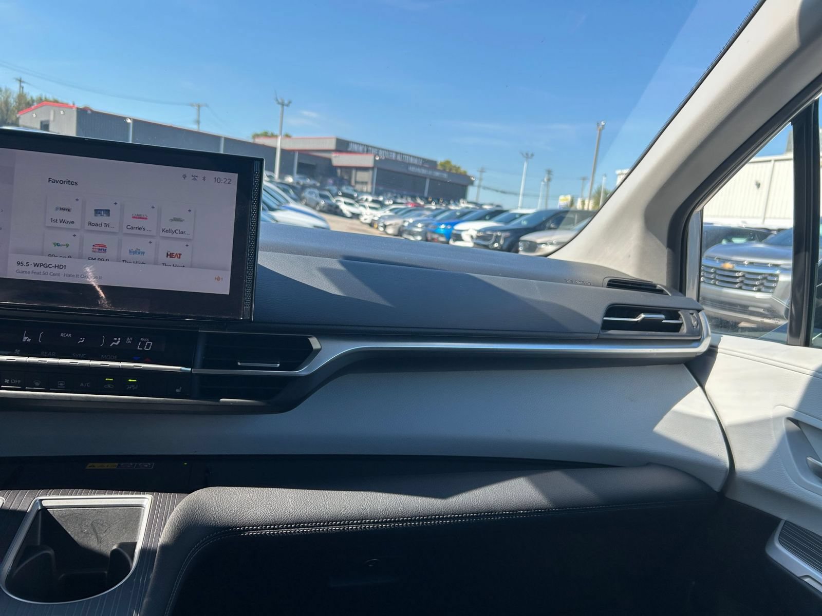 Thumbnail: 2025 Toyota Sienna - 33