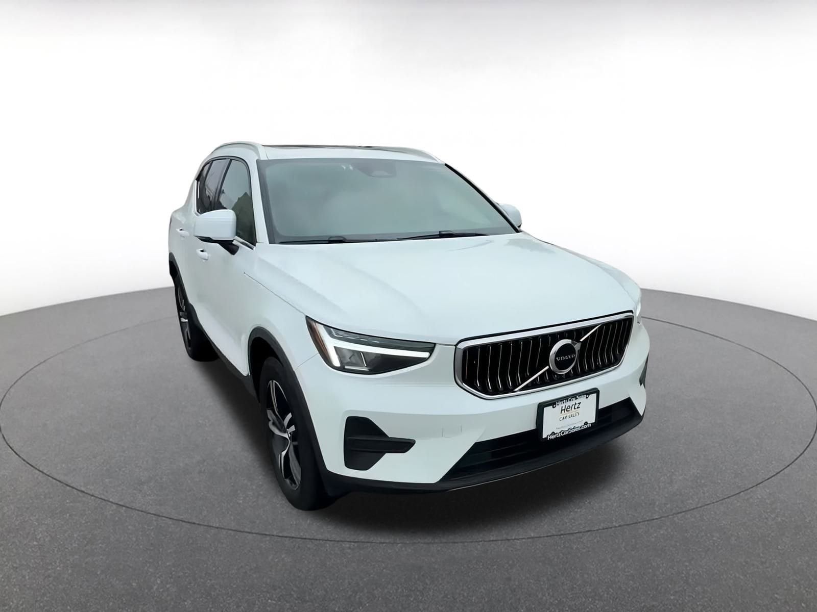 Thumbnail: 2024 Volvo XC40 - 3
