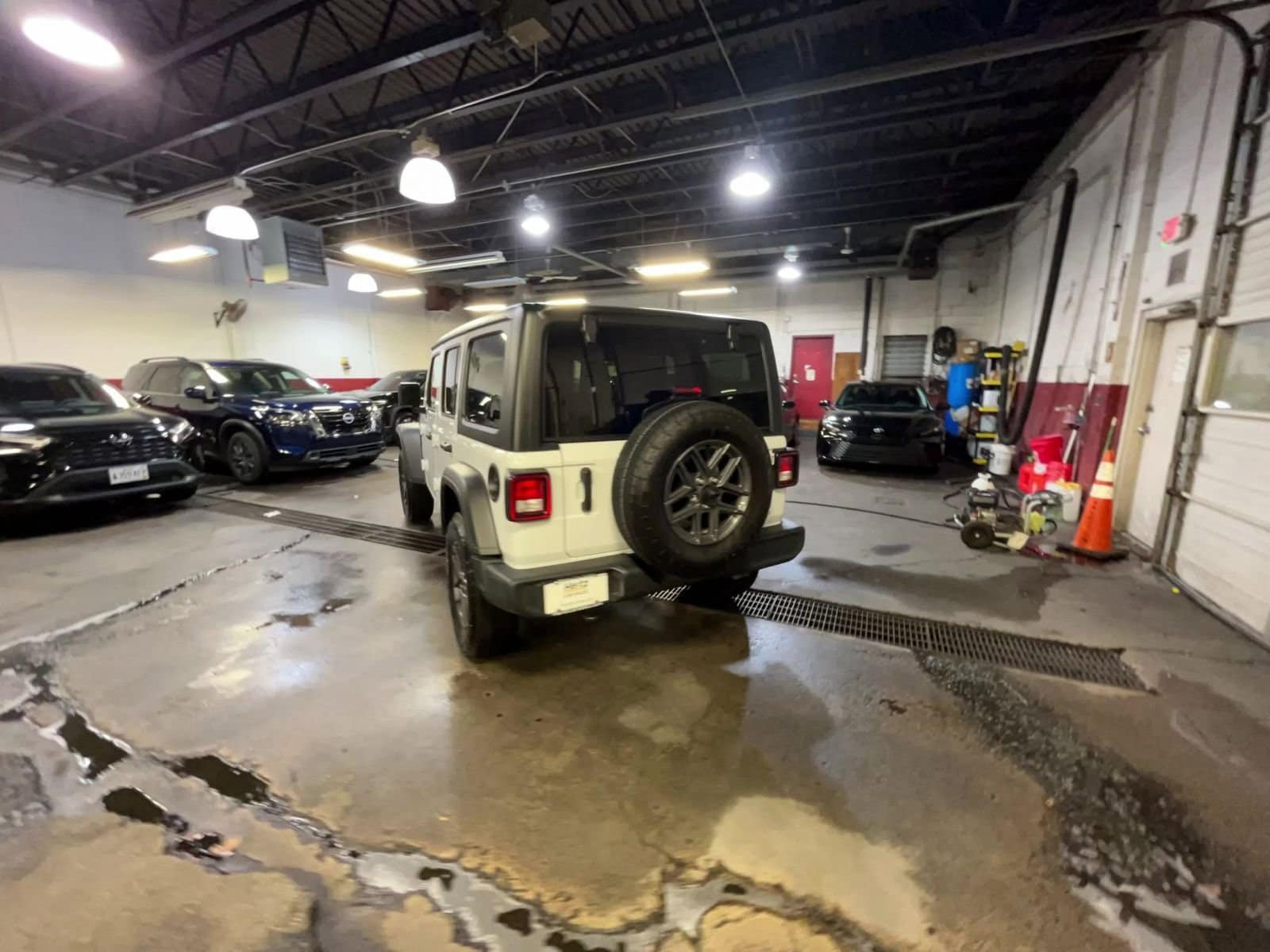 Thumbnail: 2025 Jeep Wrangler - 16