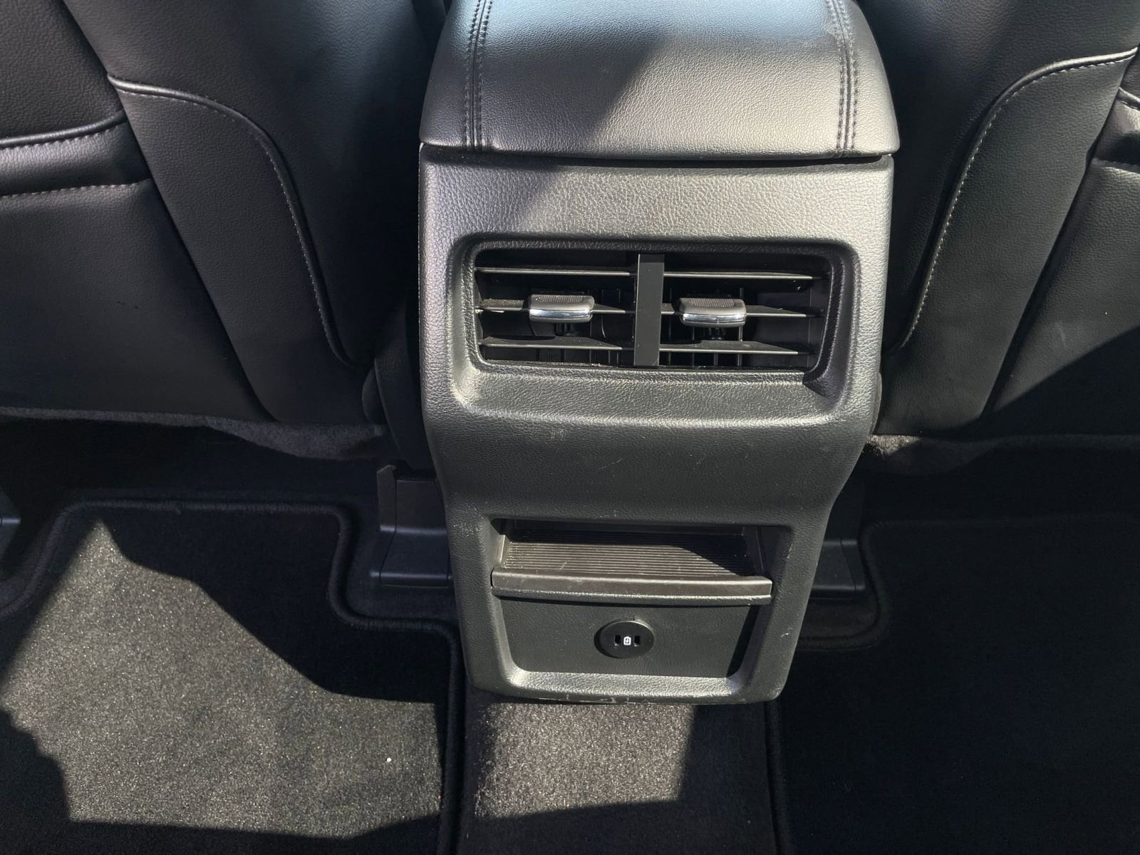 Thumbnail: 2024 Ford Edge - 24