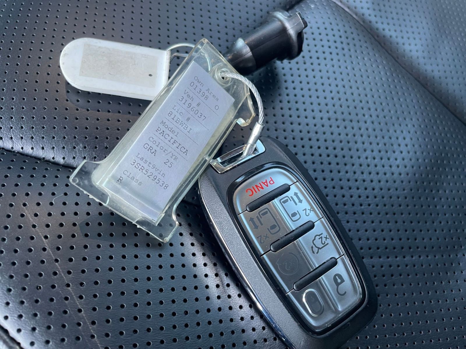 Thumbnail: 2025 Chrysler Pacifica - 21